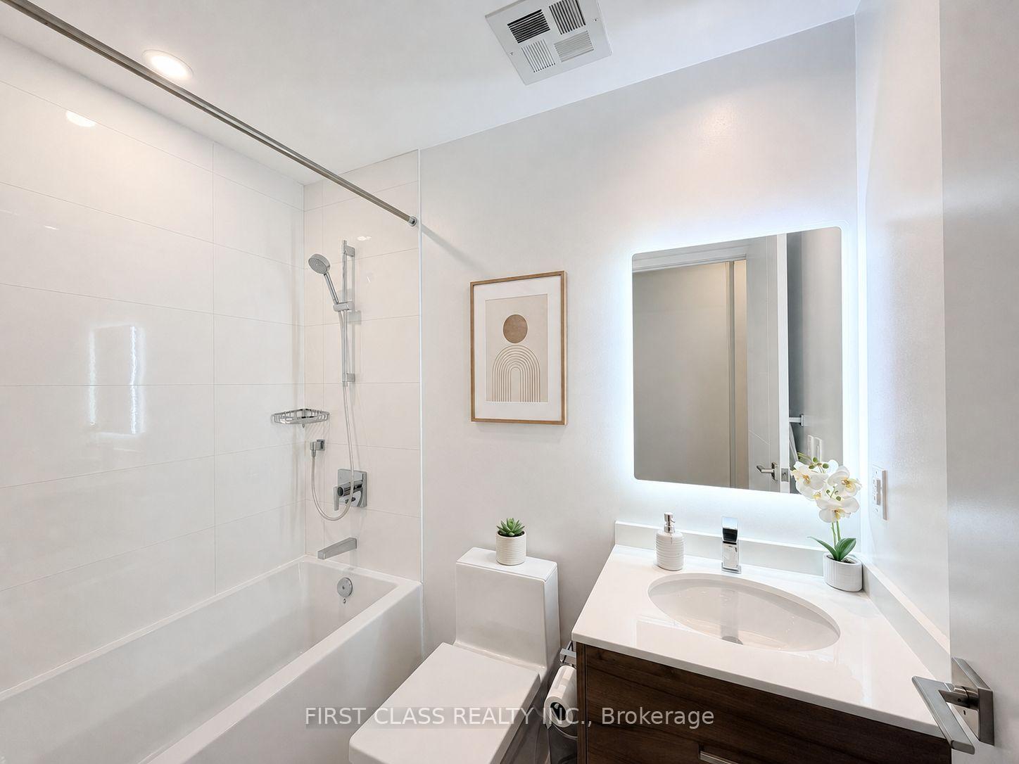 Photo 9 of Unit 3901, 488 University Avenue, Toronto, Kensington-Chinatown — HOMEH