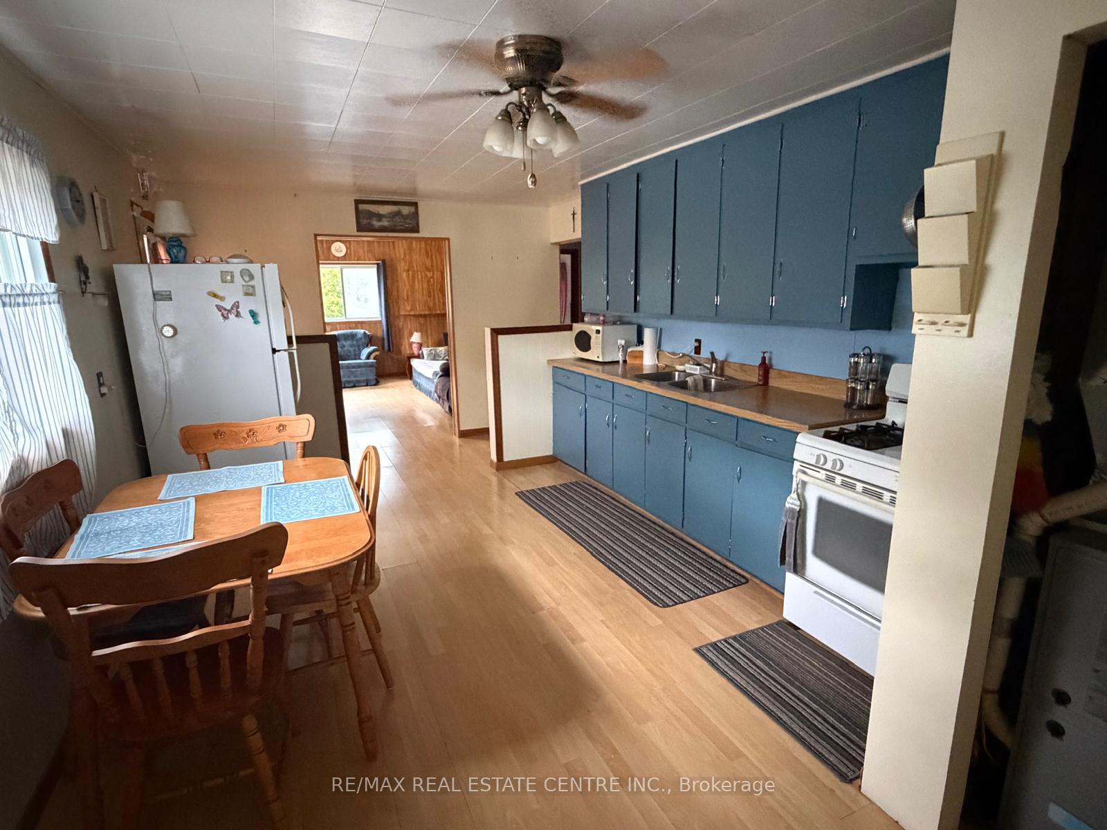 Photo 6 of 38 2nd Avenue, South Algonquin — HOMEH
