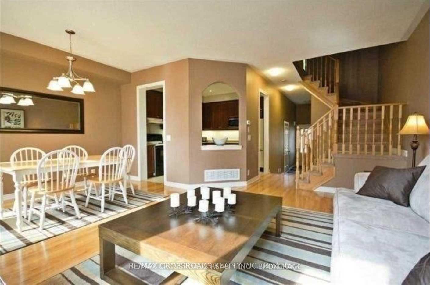 Photo 3 of 95 Thatcher Crescent, East Gwillimbury — HOMEH
