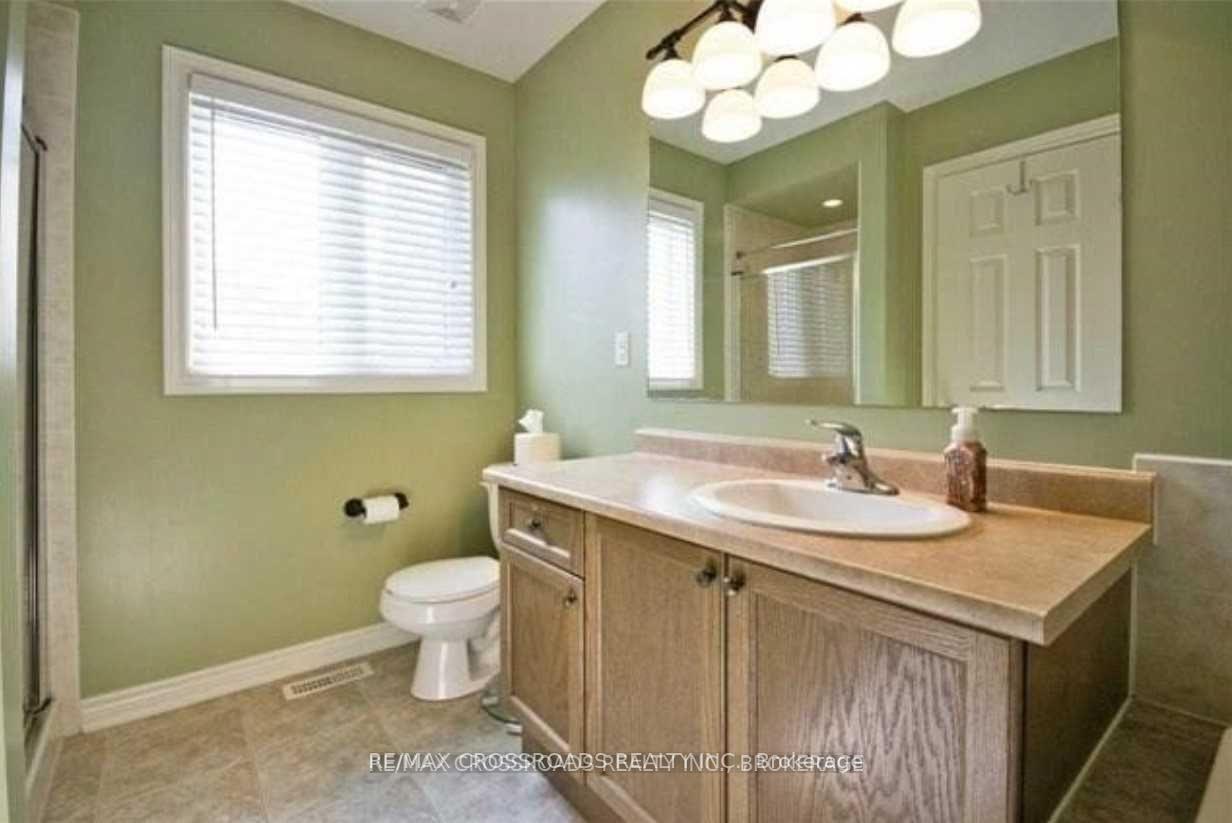 Photo 7 of 95 Thatcher Crescent, East Gwillimbury — HOMEH