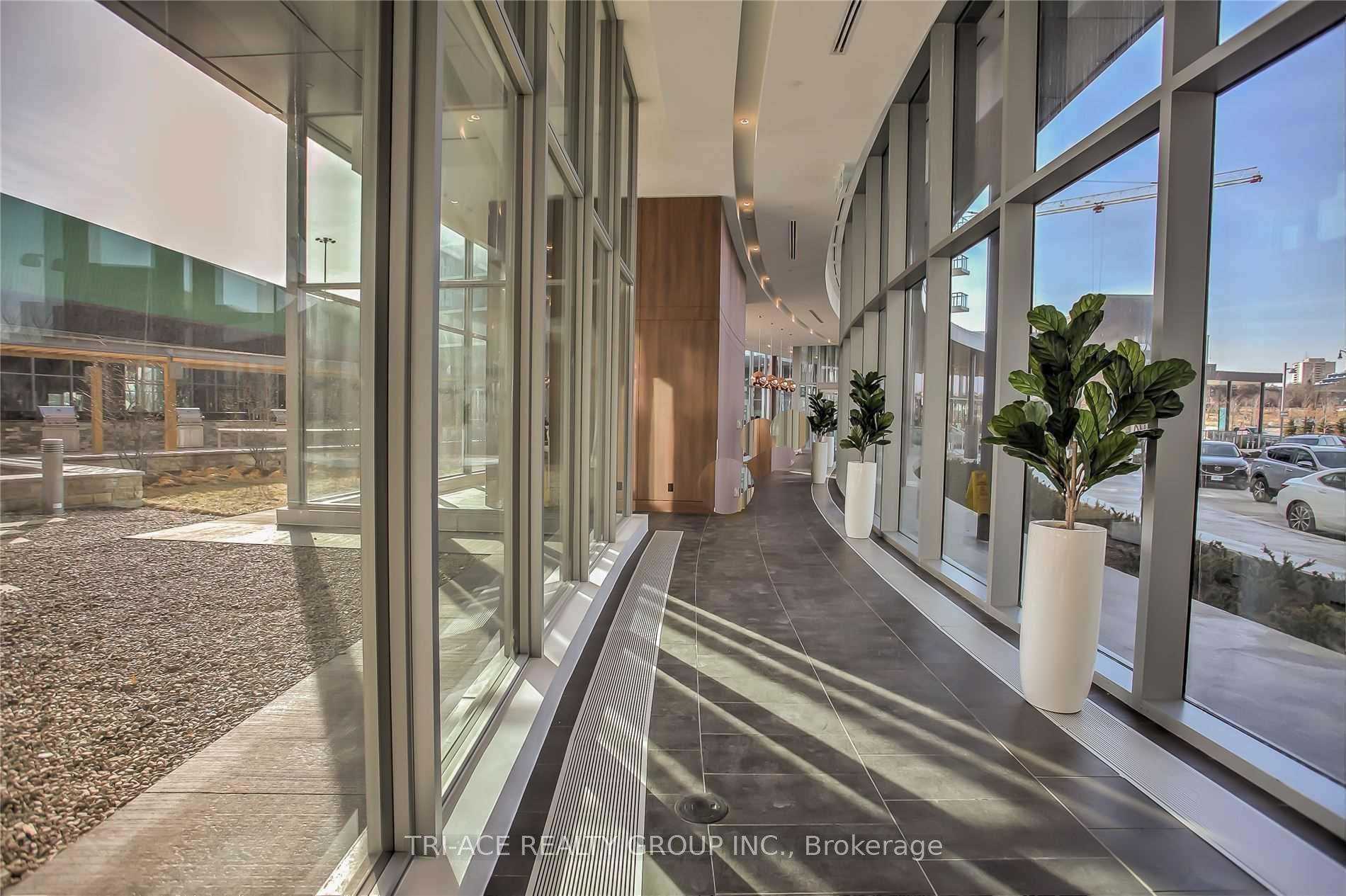 Photo 3 of Unit 705, 117 Mcmahon Drive, North York, Bayview Village — HOMEH