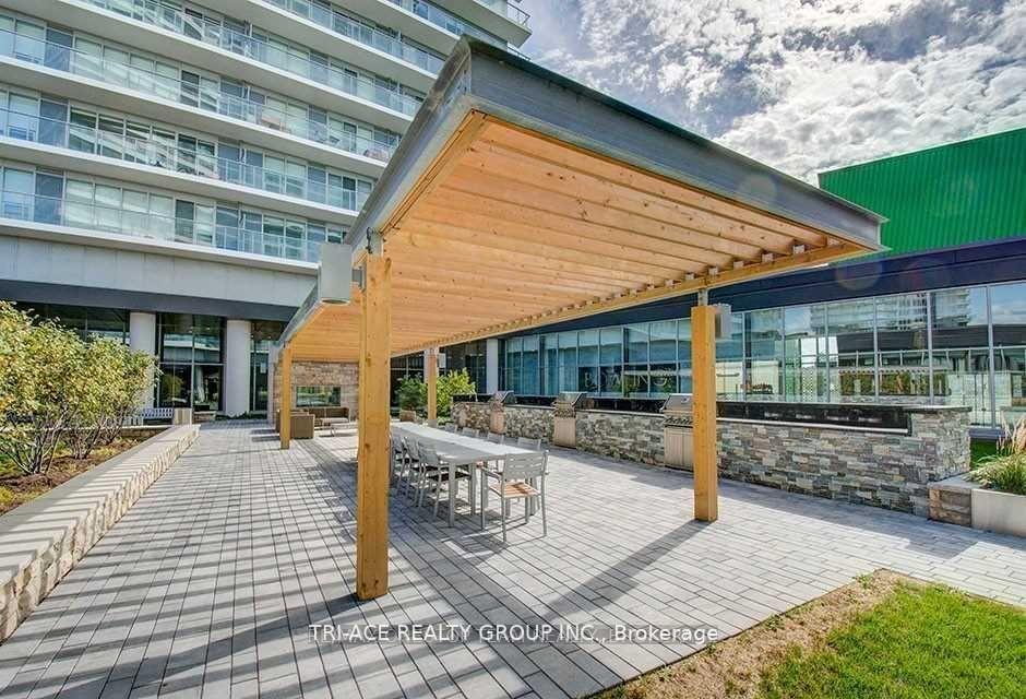 Photo 10 of Unit 705, 117 Mcmahon Drive, North York, Bayview Village — HOMEH