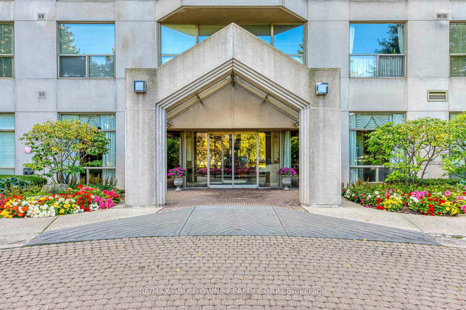 Photo 4 of Unit 613, 1700 The Collegeway, Mississauga, Erin Mills — HOMEH