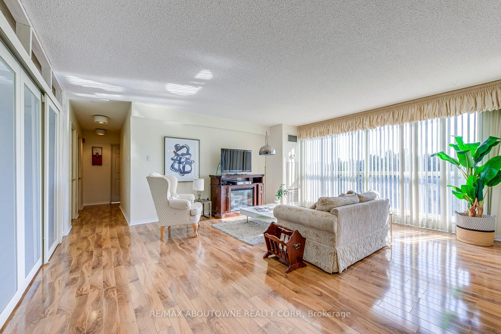 Photo 9 of Unit 613, 1700 The Collegeway, Mississauga, Erin Mills — HOMEH