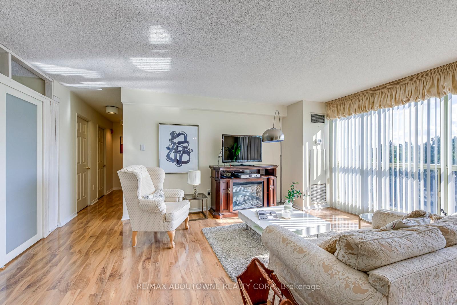 Photo 13 of Unit 613, 1700 The Collegeway, Mississauga, Erin Mills — HOMEH