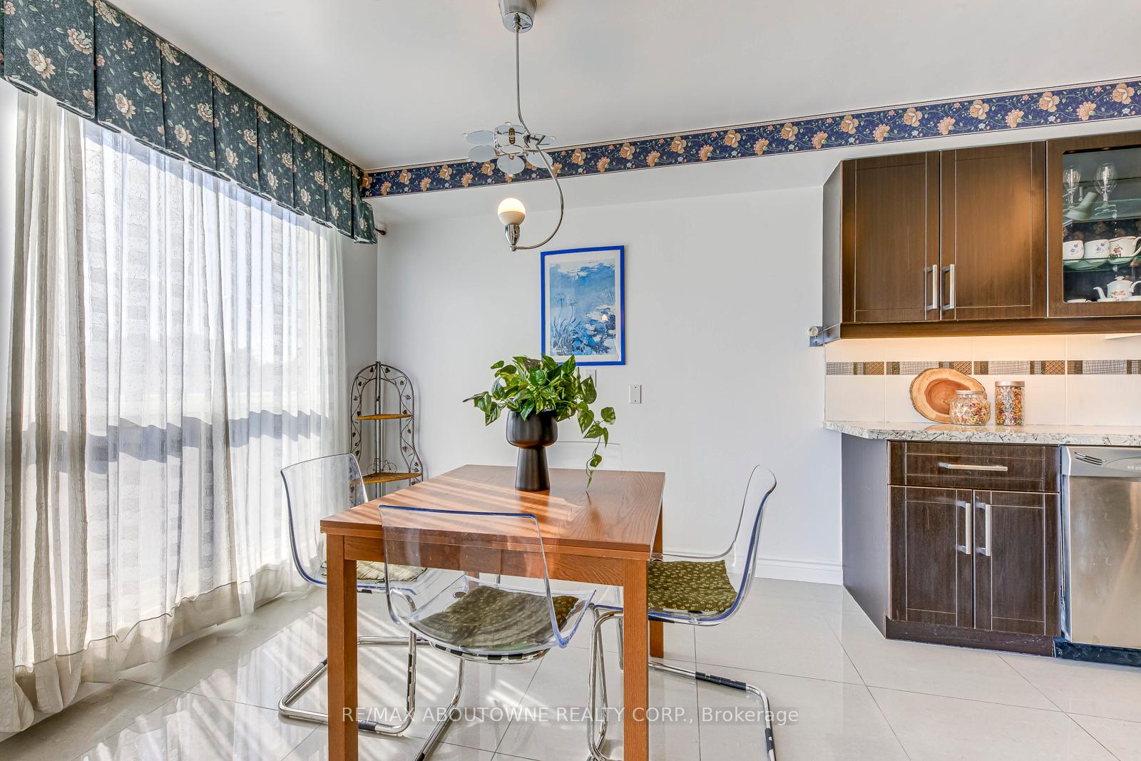 Photo 19 of Unit 613, 1700 The Collegeway, Mississauga, Erin Mills — HOMEH