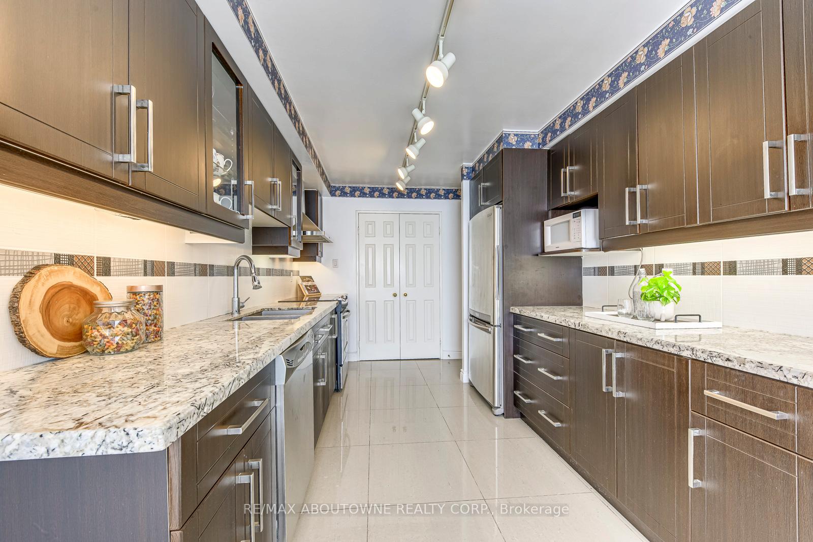 Photo 21 of Unit 613, 1700 The Collegeway, Mississauga, Erin Mills — HOMEH