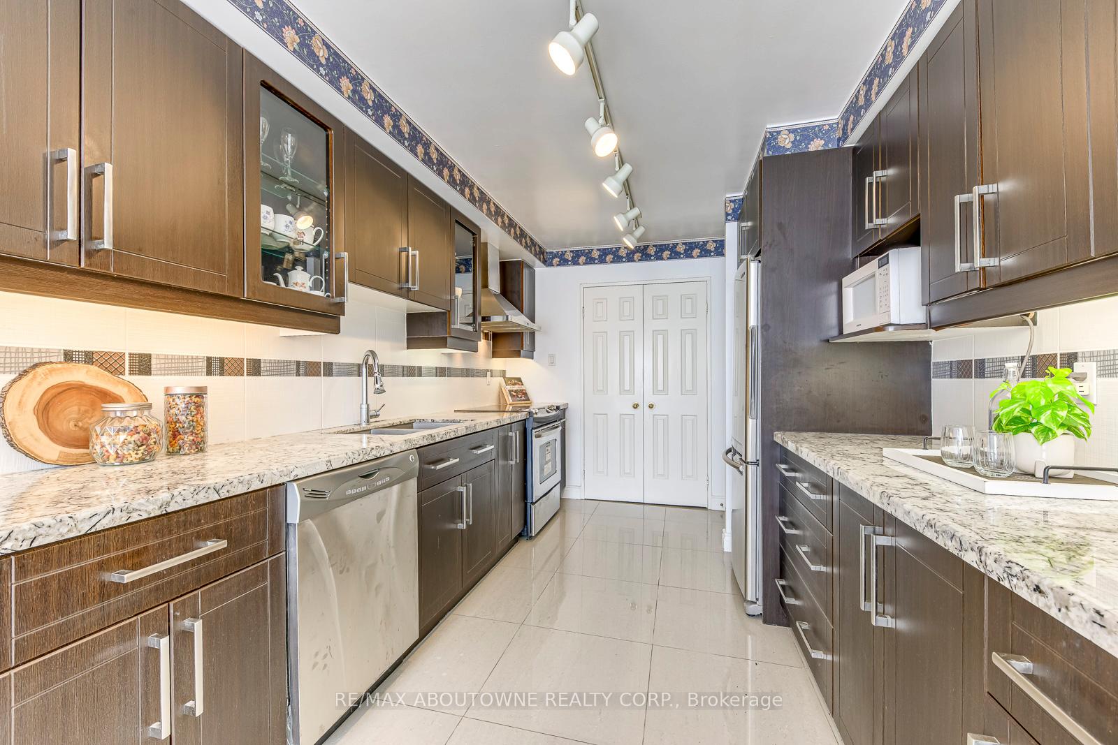 Photo 22 of Unit 613, 1700 The Collegeway, Mississauga, Erin Mills — HOMEH