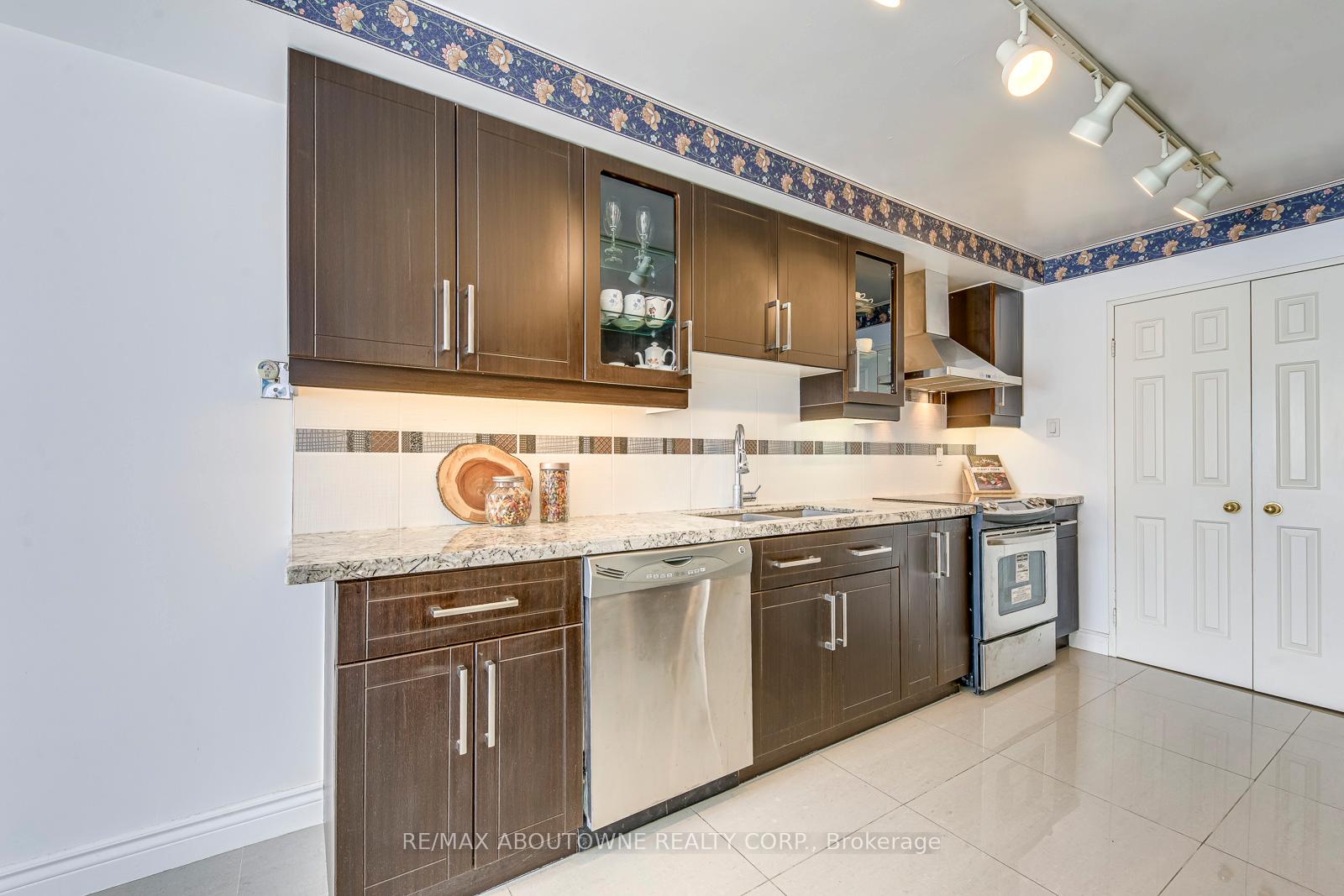 Photo 23 of Unit 613, 1700 The Collegeway, Mississauga, Erin Mills — HOMEH