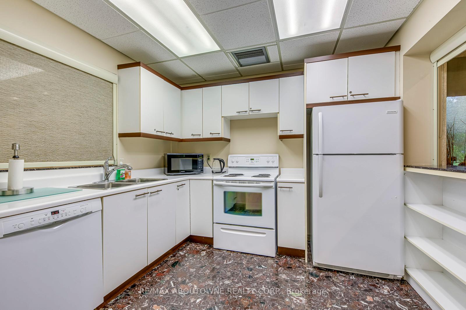 Photo 41 of Unit 613, 1700 The Collegeway, Mississauga, Erin Mills — HOMEH