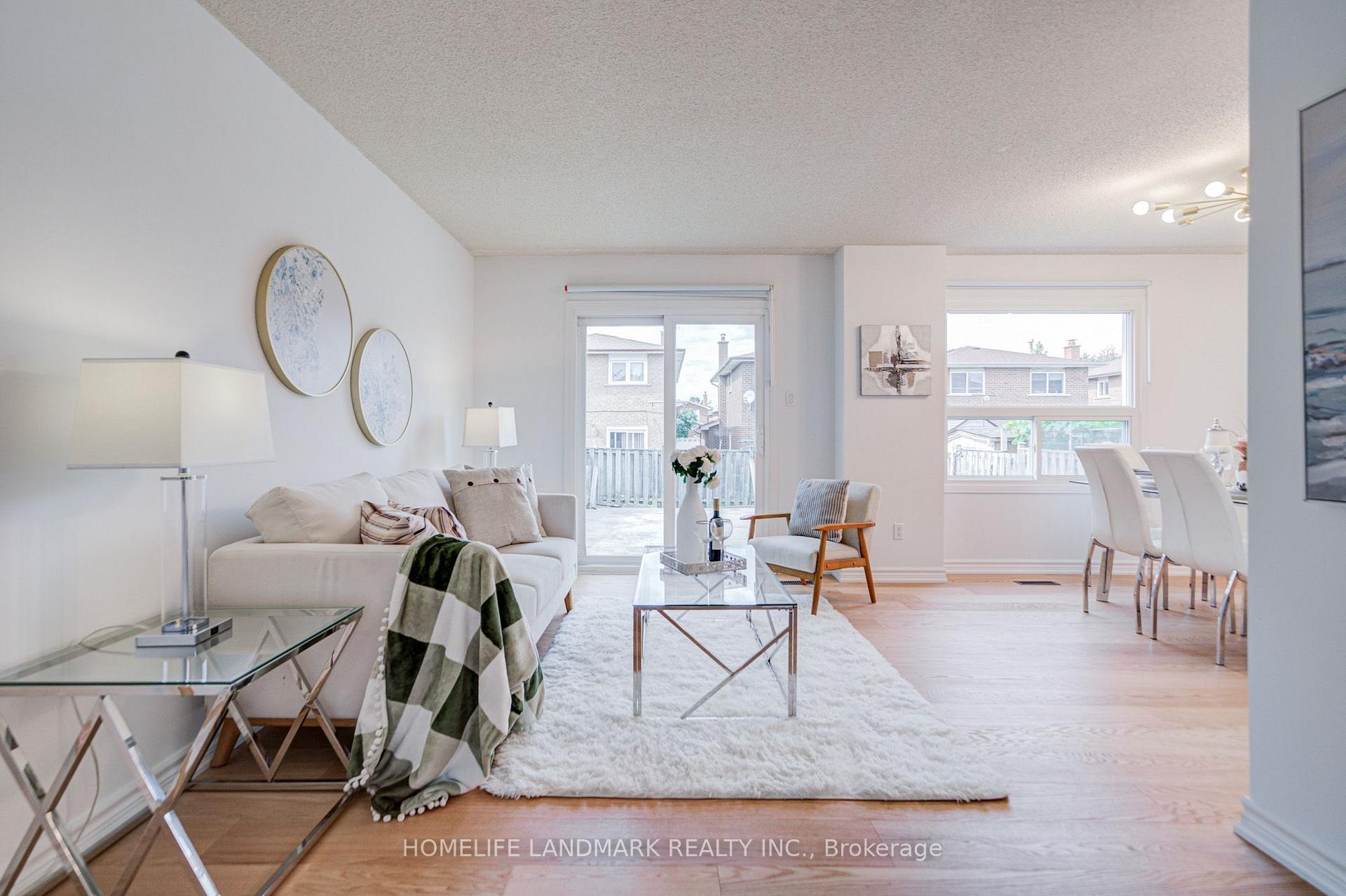 Photo 7 of 20 Barolo Road, Etobicoke, West Humber-Clairville — HOMEH