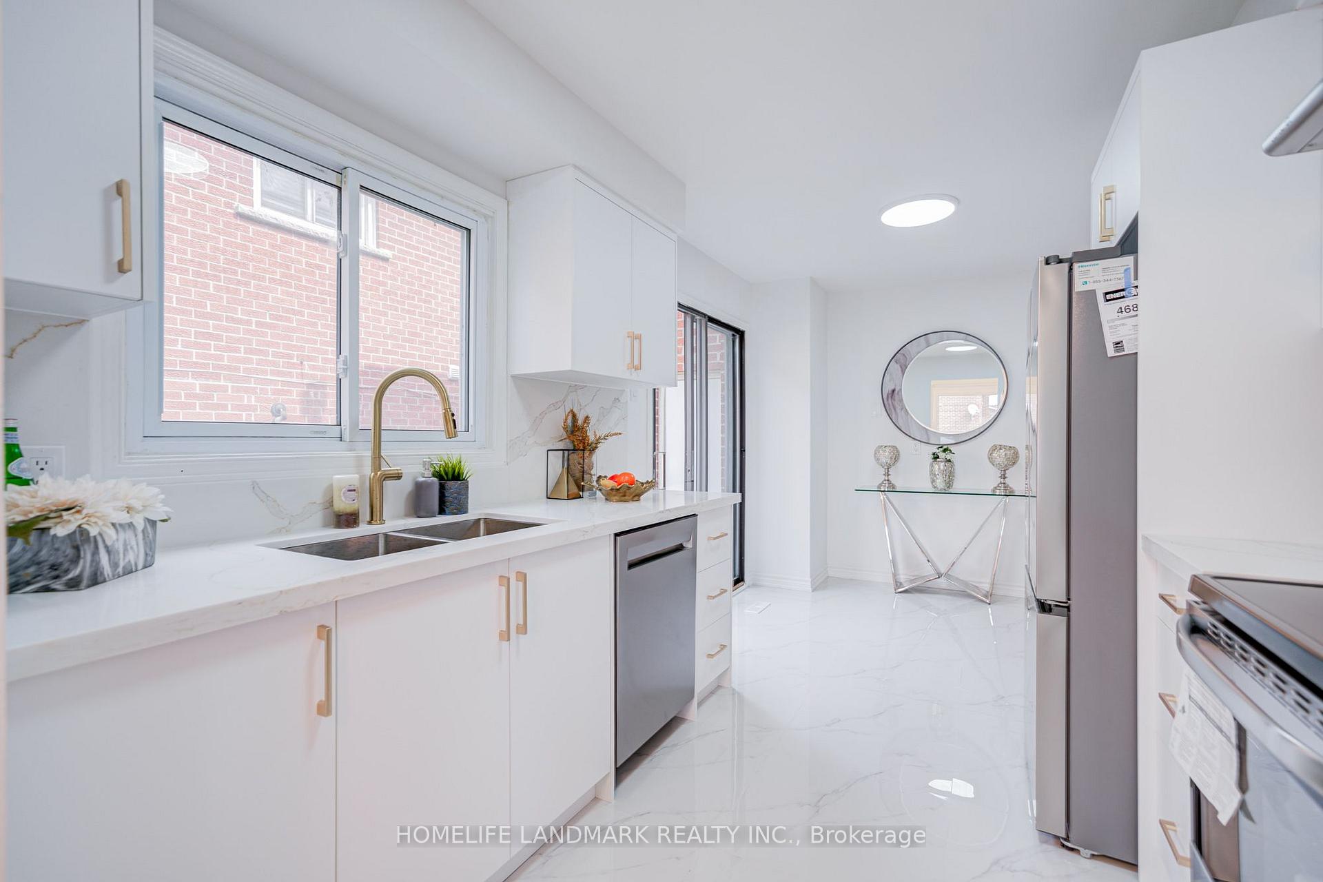 Photo 18 of 20 Barolo Road, Etobicoke, West Humber-Clairville — HOMEH