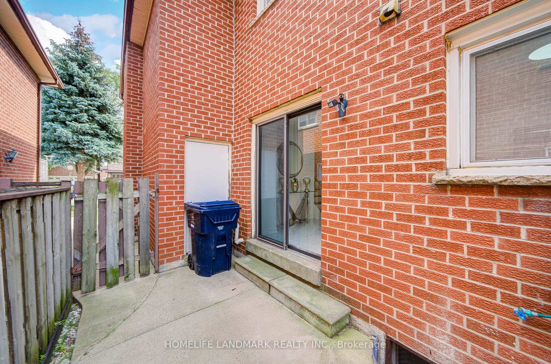 Photo 48 of 20 Barolo Road, Etobicoke, West Humber-Clairville — HOMEH