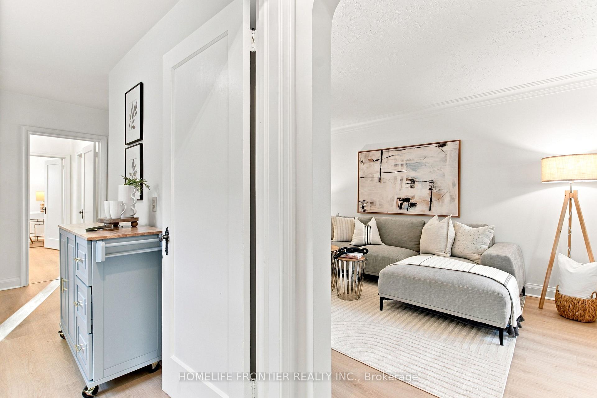 Photo 3 of 132 Wesley Street, Etobicoke, Stonegate-Queensway — HOMEH