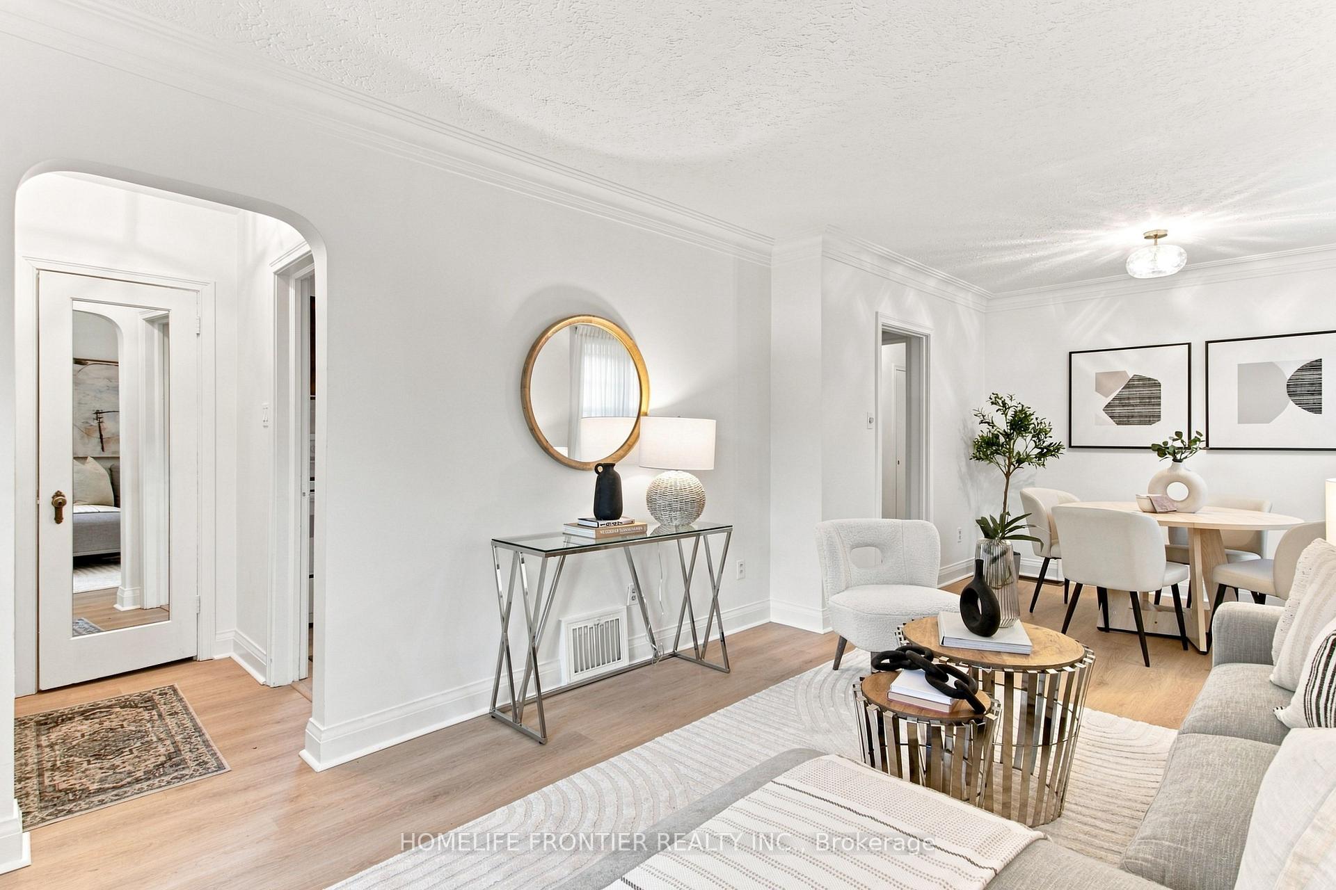 Photo 5 of 132 Wesley Street, Etobicoke, Stonegate-Queensway — HOMEH