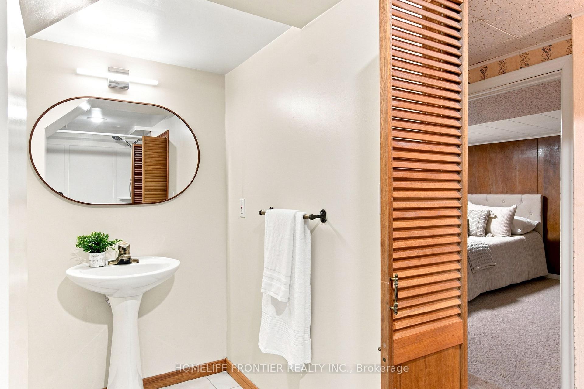 Photo 18 of 132 Wesley Street, Etobicoke, Stonegate-Queensway — HOMEH