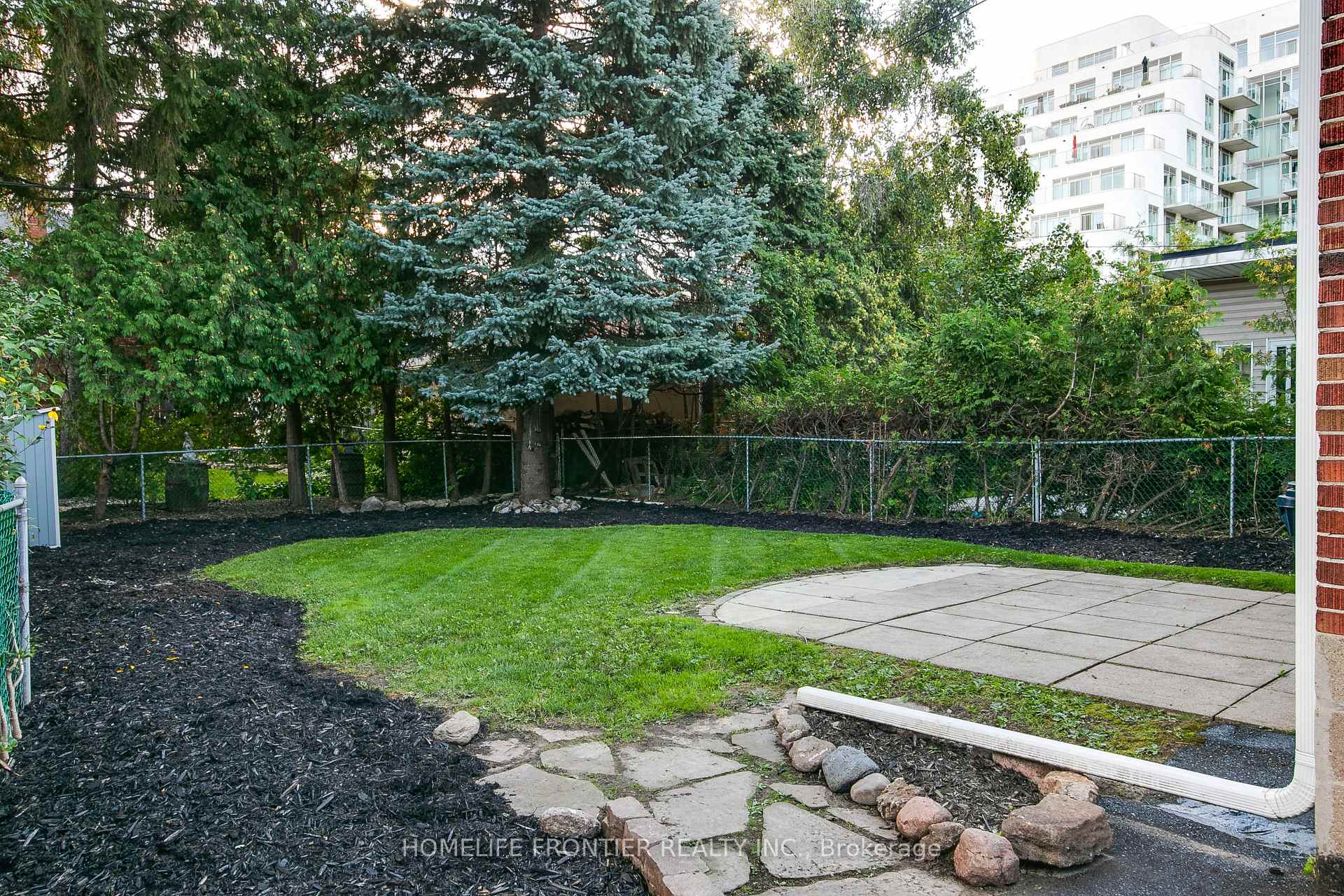 Photo 20 of 132 Wesley Street, Etobicoke, Stonegate-Queensway — HOMEH