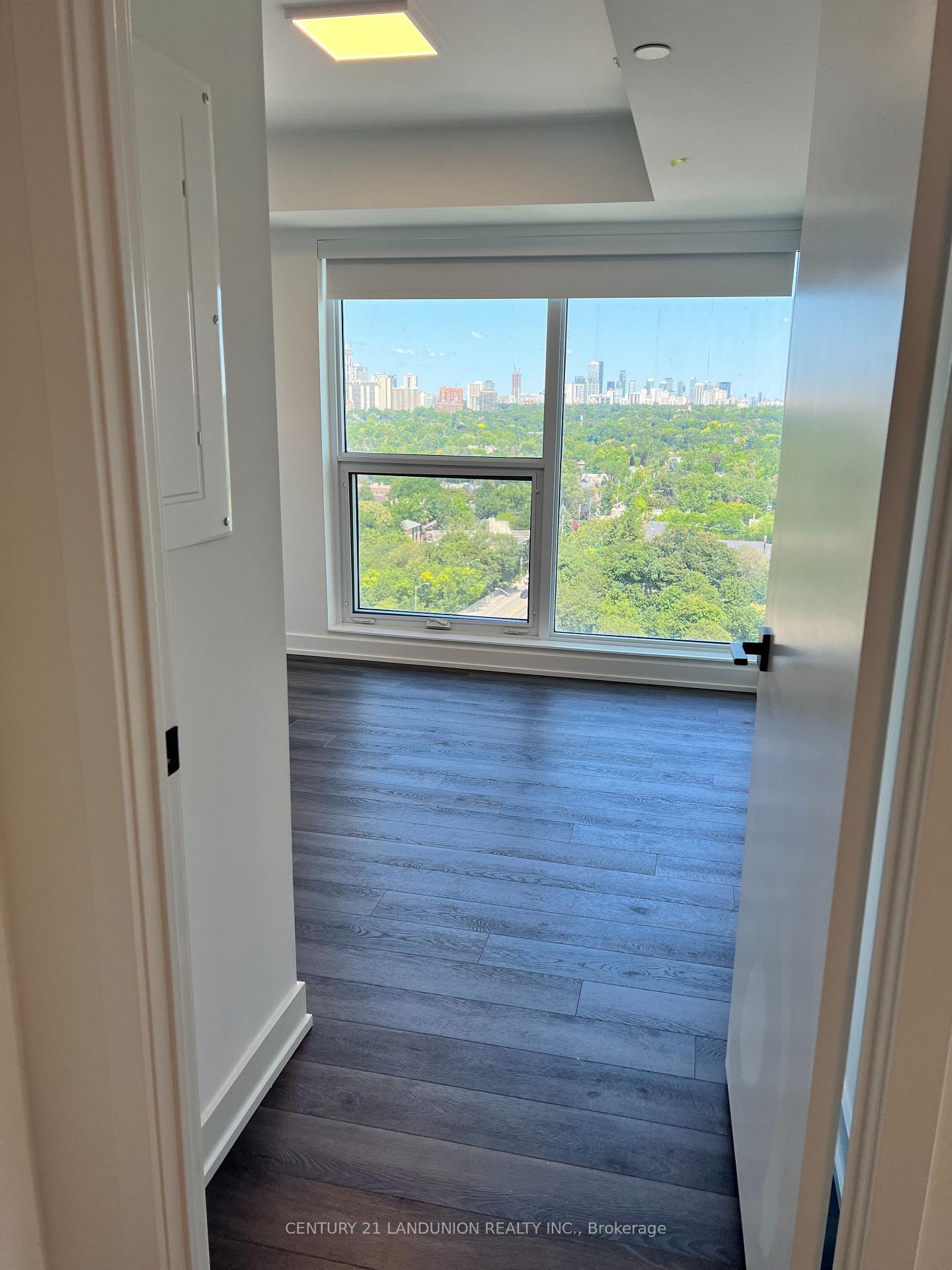 Photo 10 of Unit 1507, 609 Sherbourne Street, Toronto, North St. James Town — HOMEH