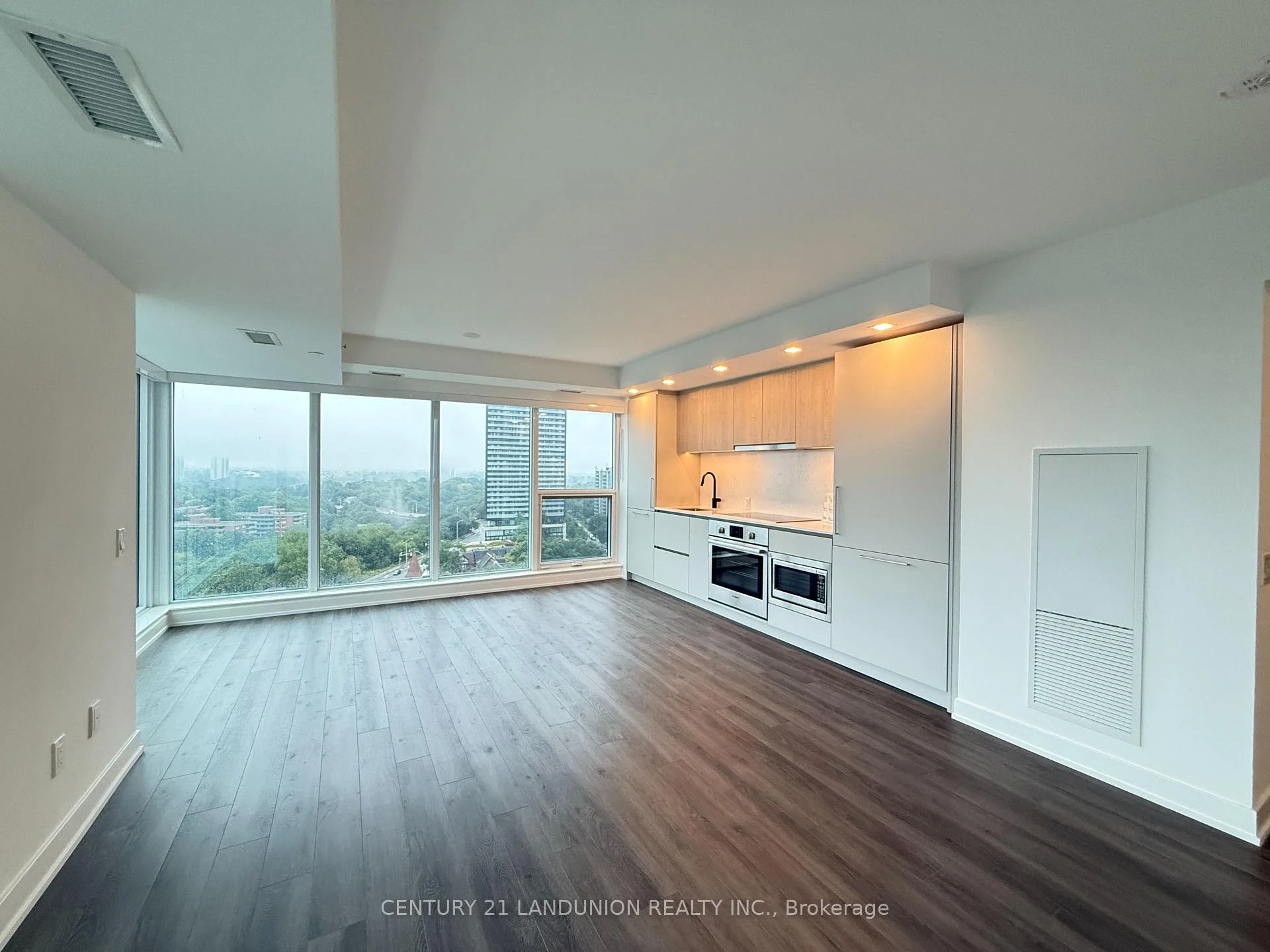 Photo 4 of Unit 1507, 609 Sherbourne Street, Toronto, North St. James Town — HOMEH