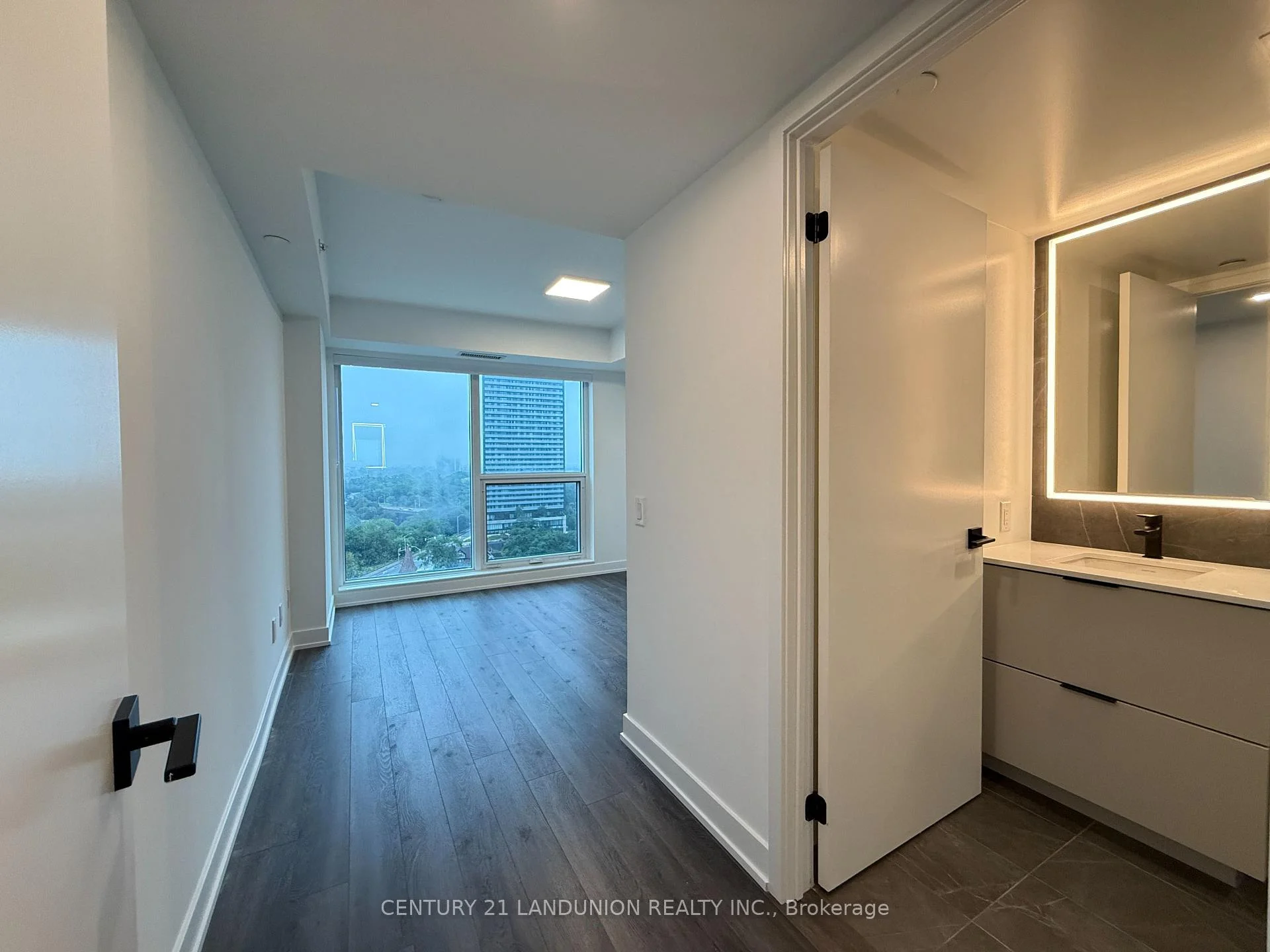 Photo 12 of Unit 1507, 609 Sherbourne Street, Toronto, North St. James Town — HOMEH