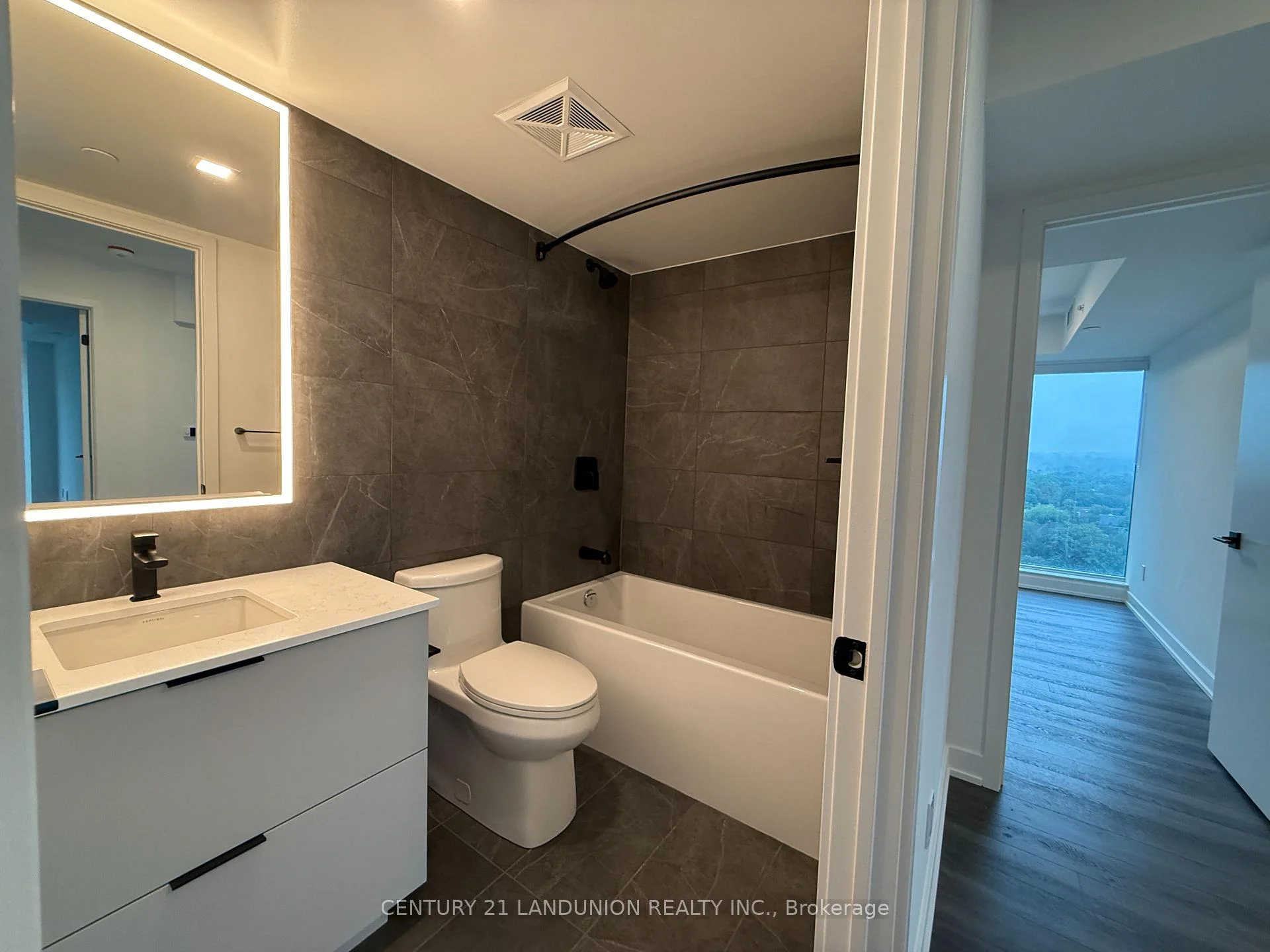 Photo 14 of Unit 1507, 609 Sherbourne Street, Toronto, North St. James Town — HOMEH