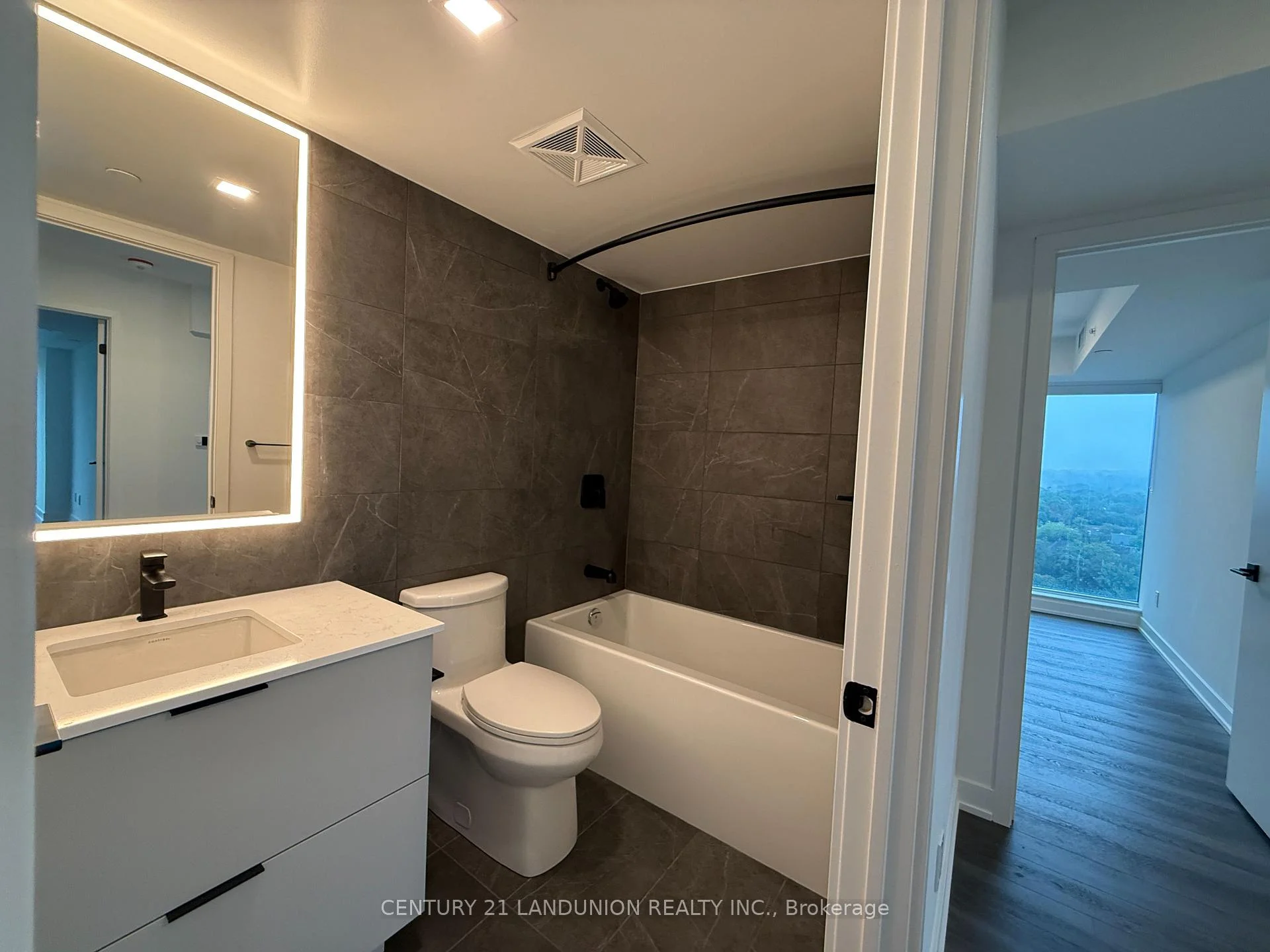 Photo 15 of Unit 1507, 609 Sherbourne Street, Toronto, North St. James Town — HOMEH