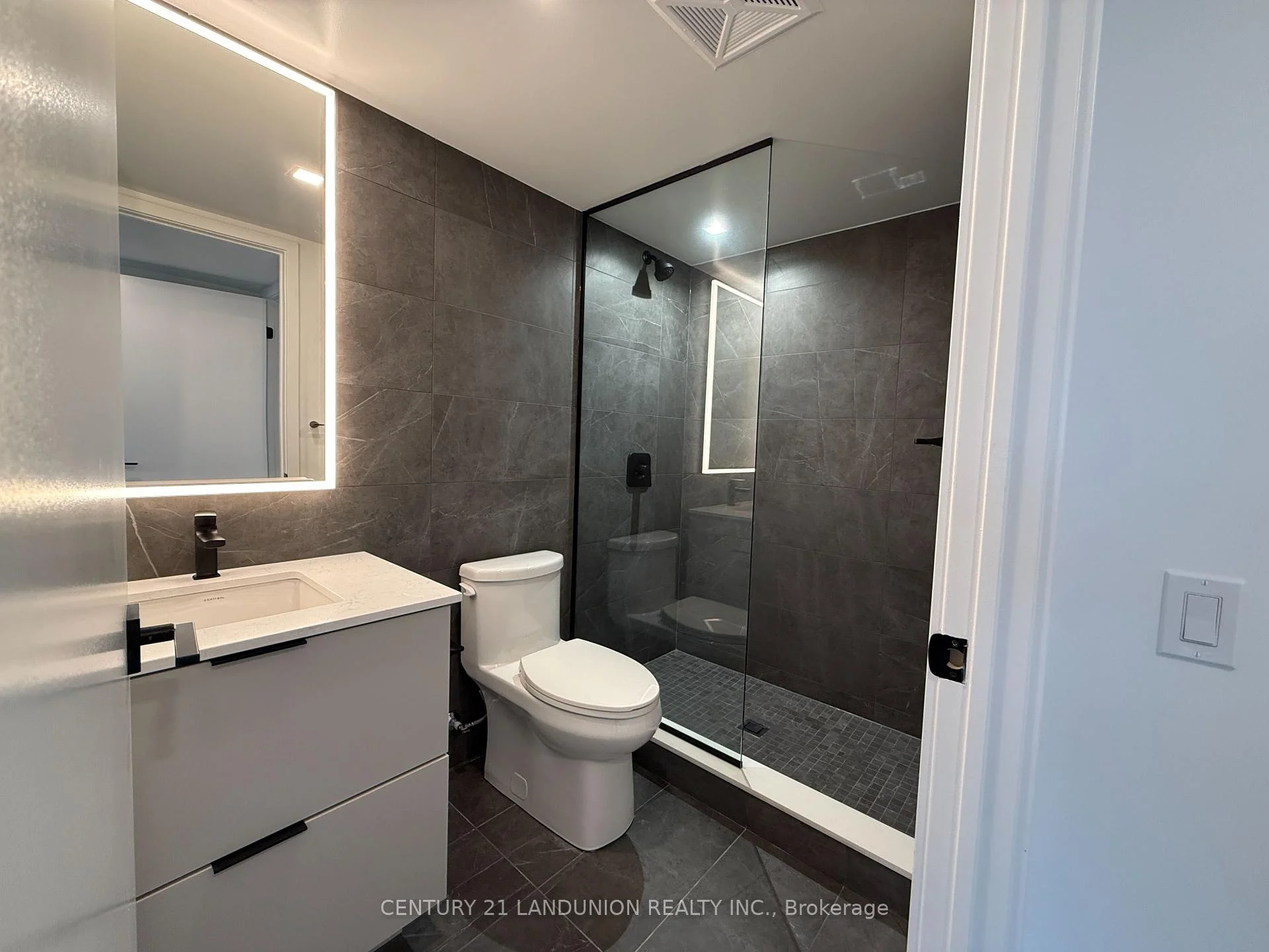 Photo 19 of Unit 1507, 609 Sherbourne Street, Toronto, North St. James Town — HOMEH