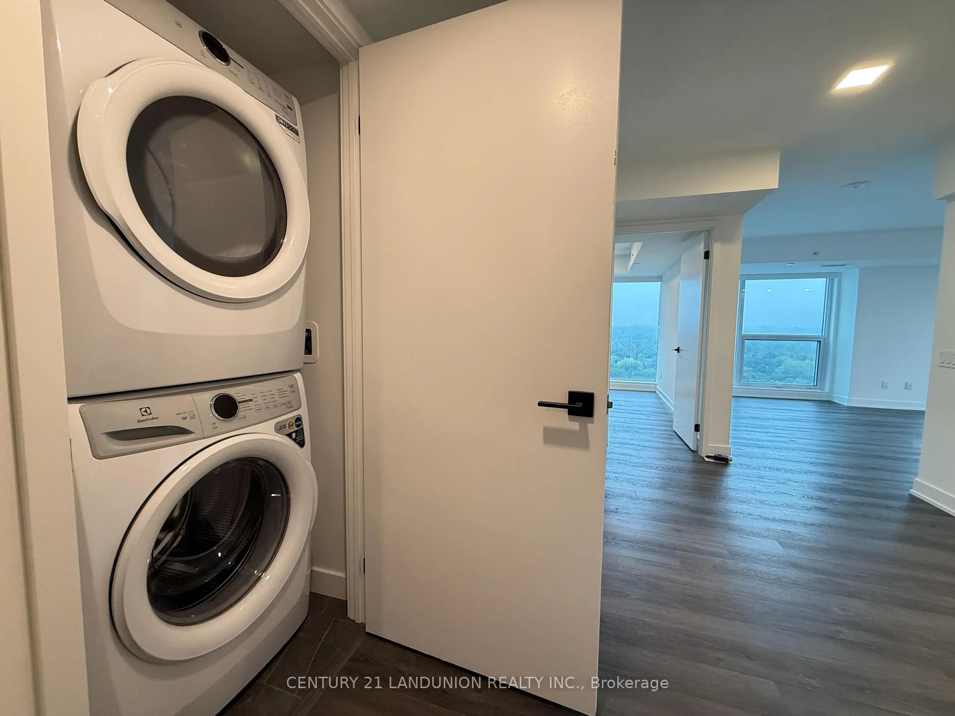 Photo 20 of Unit 1507, 609 Sherbourne Street, Toronto, North St. James Town — HOMEH