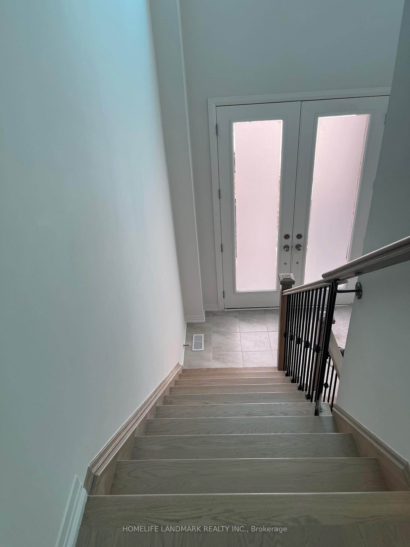 Photo 2 of 1040 Valhalla Terrace, Pickering, Rural Pickering — HOMEH