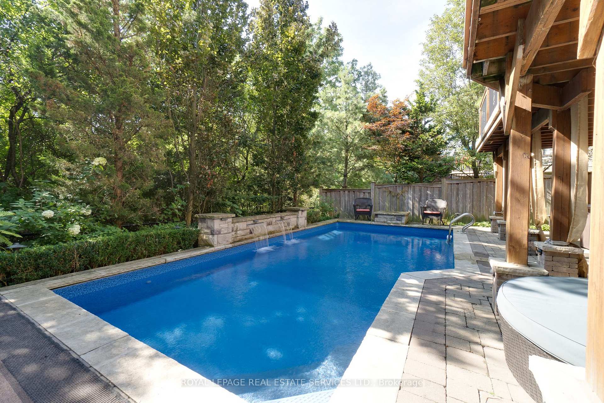 Photo 11 of 167 Innville Crescent, Oakville, Bronte — HOMEH