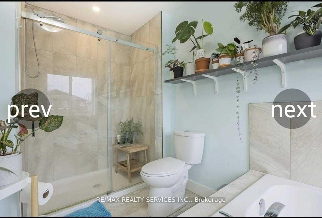 Photo 18 of 1368 Lawson Road, London, North I — HOMEH