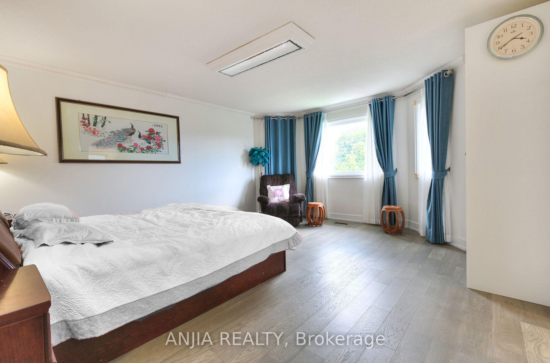Photo 15 of 127 Tomlinson Circle, Markham, Buttonville — HOMEH