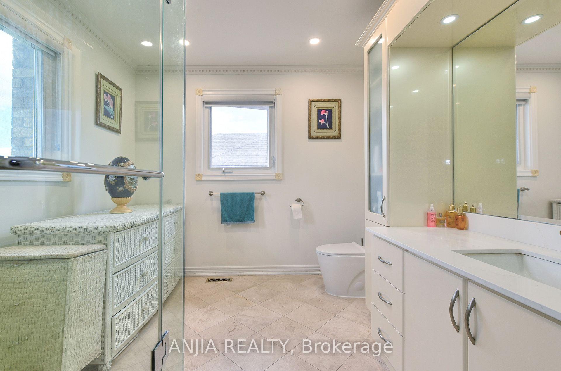 Photo 19 of 127 Tomlinson Circle, Markham, Buttonville — HOMEH