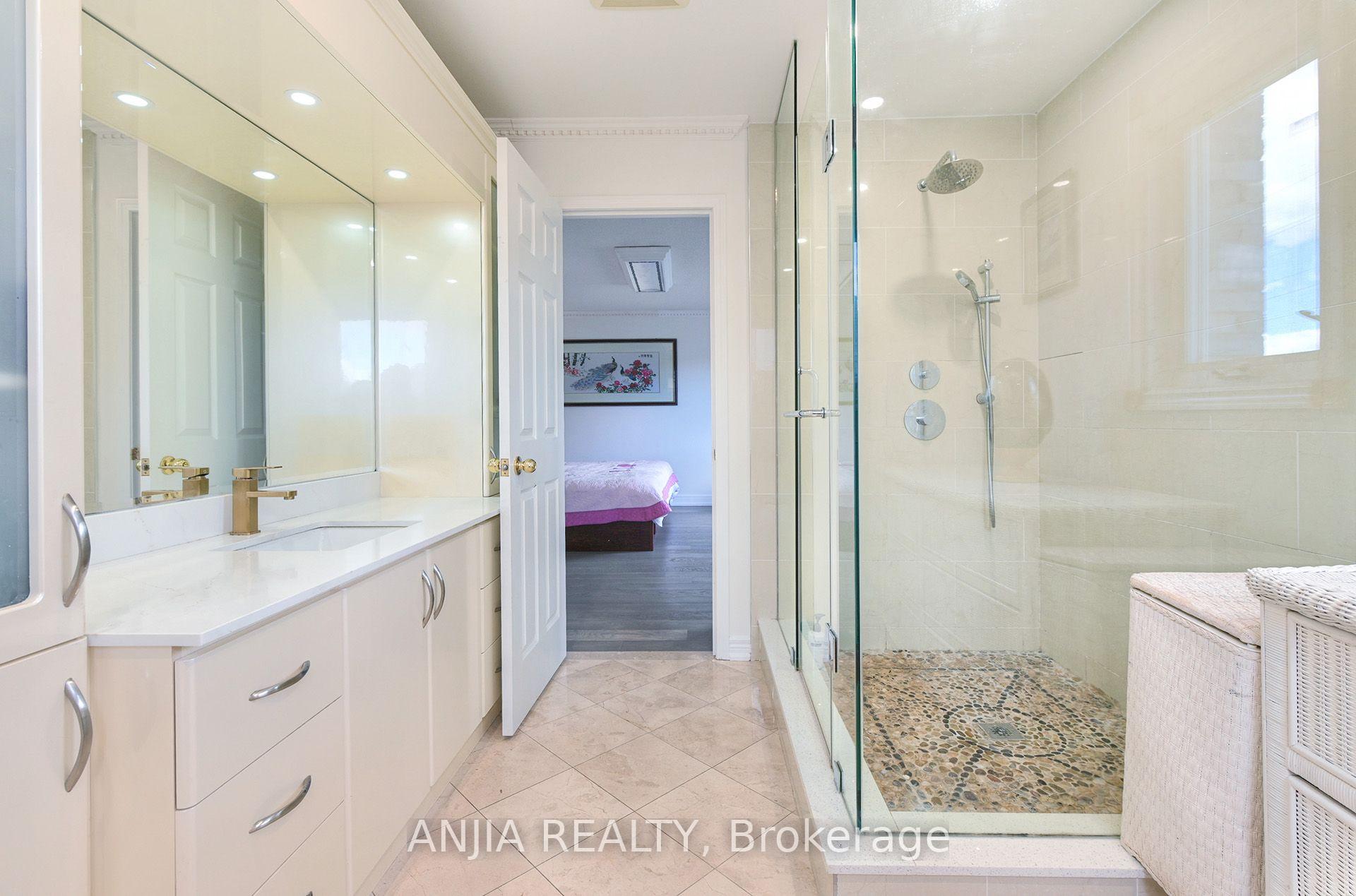 Photo 20 of 127 Tomlinson Circle, Markham, Buttonville — HOMEH