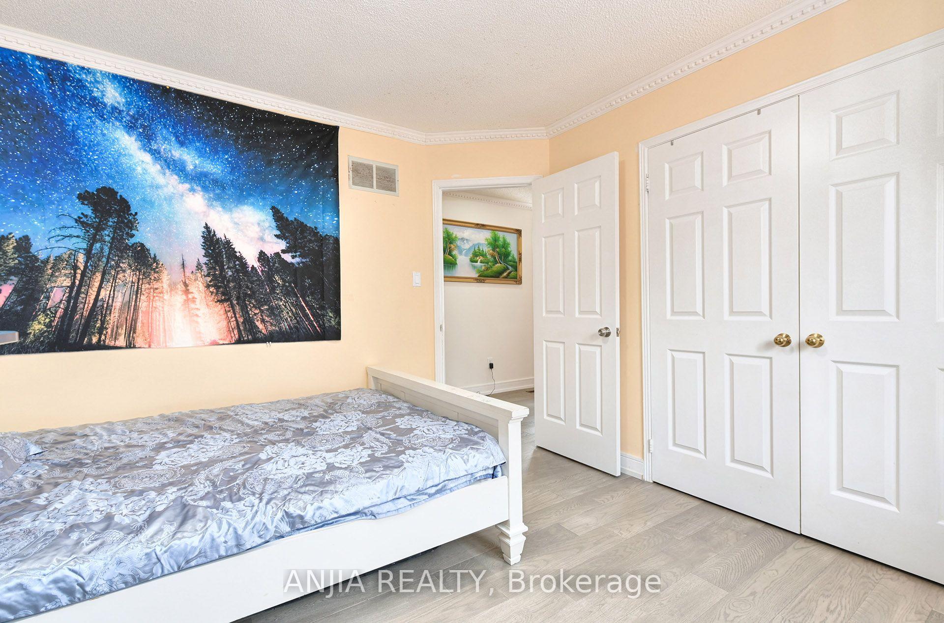 Photo 24 of 127 Tomlinson Circle, Markham, Buttonville — HOMEH
