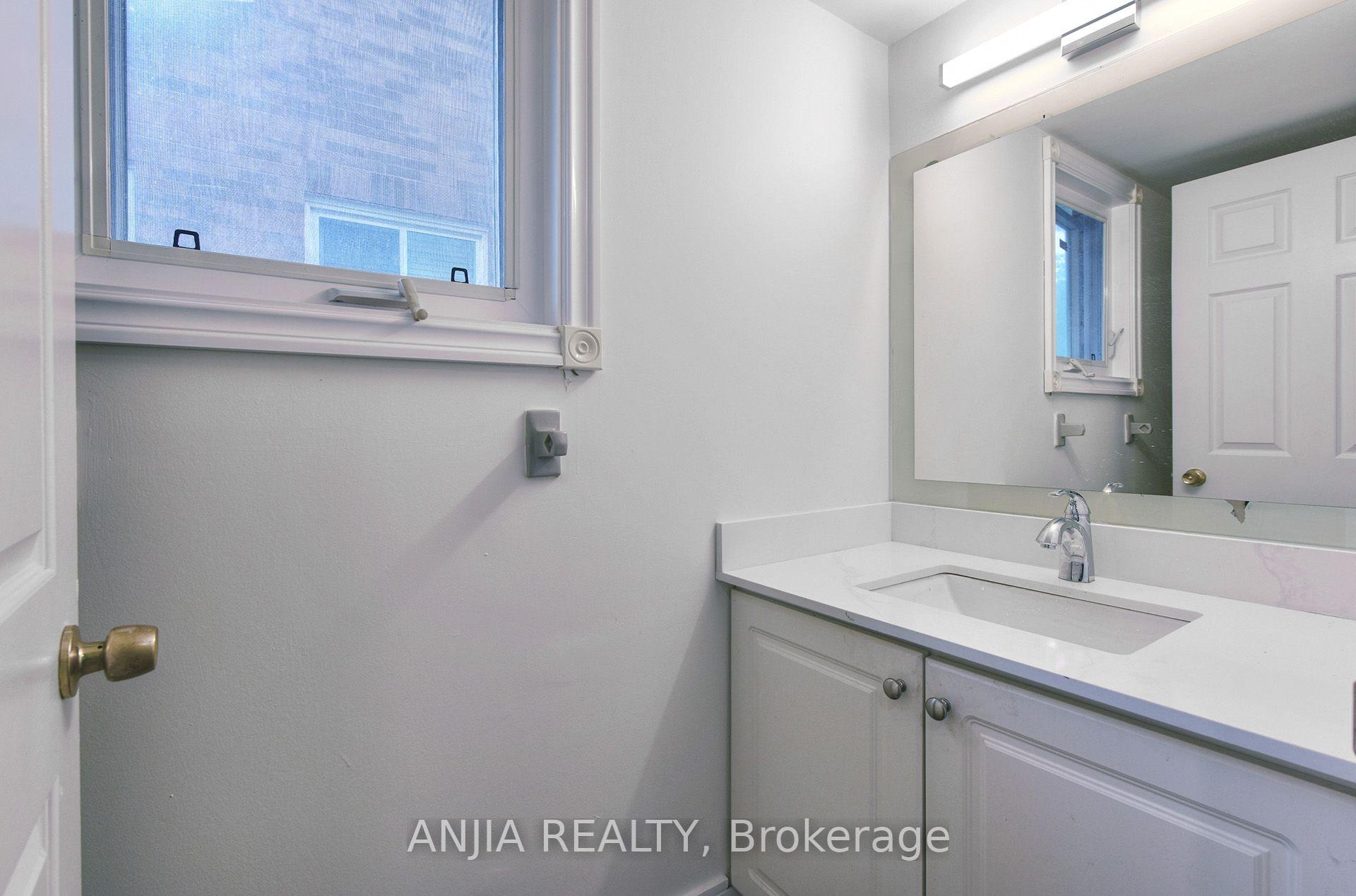 Photo 26 of 127 Tomlinson Circle, Markham, Buttonville — HOMEH