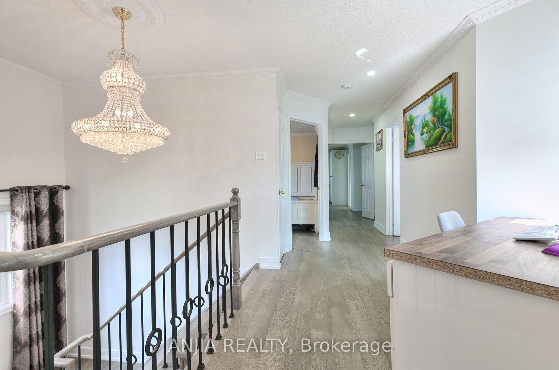 Photo 27 of 127 Tomlinson Circle, Markham, Buttonville — HOMEH