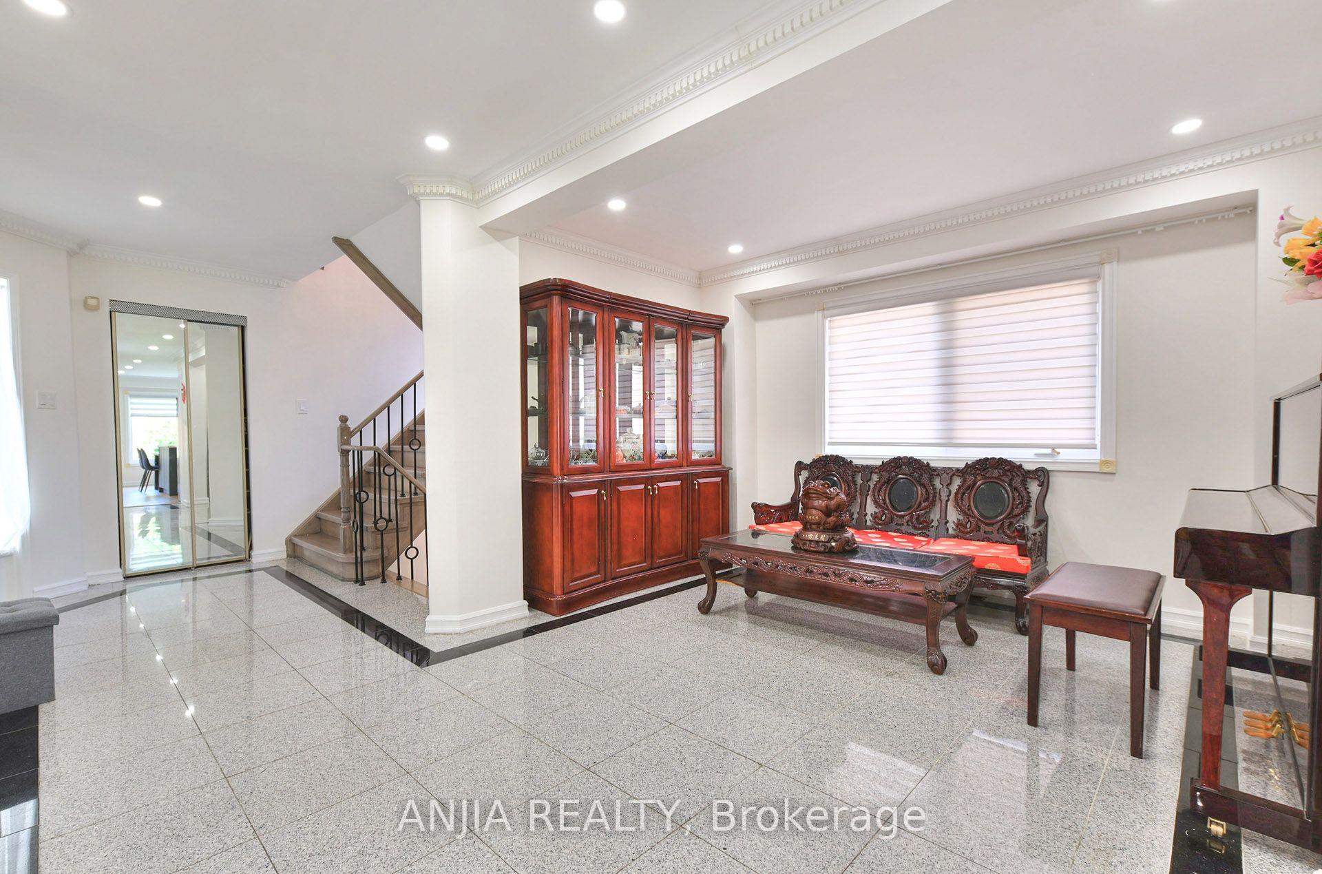 Photo 29 of 127 Tomlinson Circle, Markham, Buttonville — HOMEH