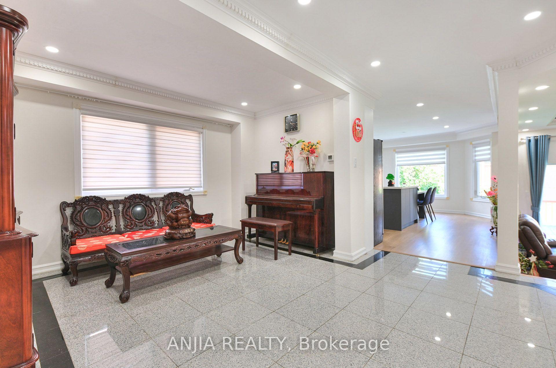 Photo 30 of 127 Tomlinson Circle, Markham, Buttonville — HOMEH