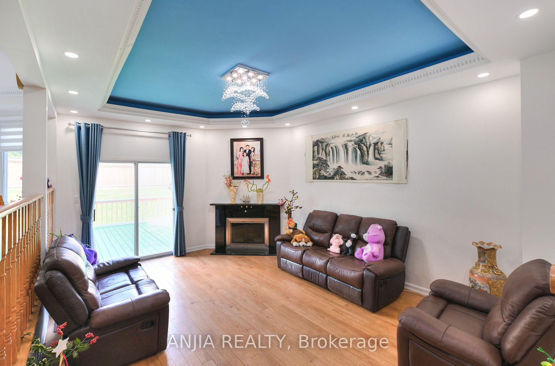 Photo 32 of 127 Tomlinson Circle, Markham, Buttonville — HOMEH
