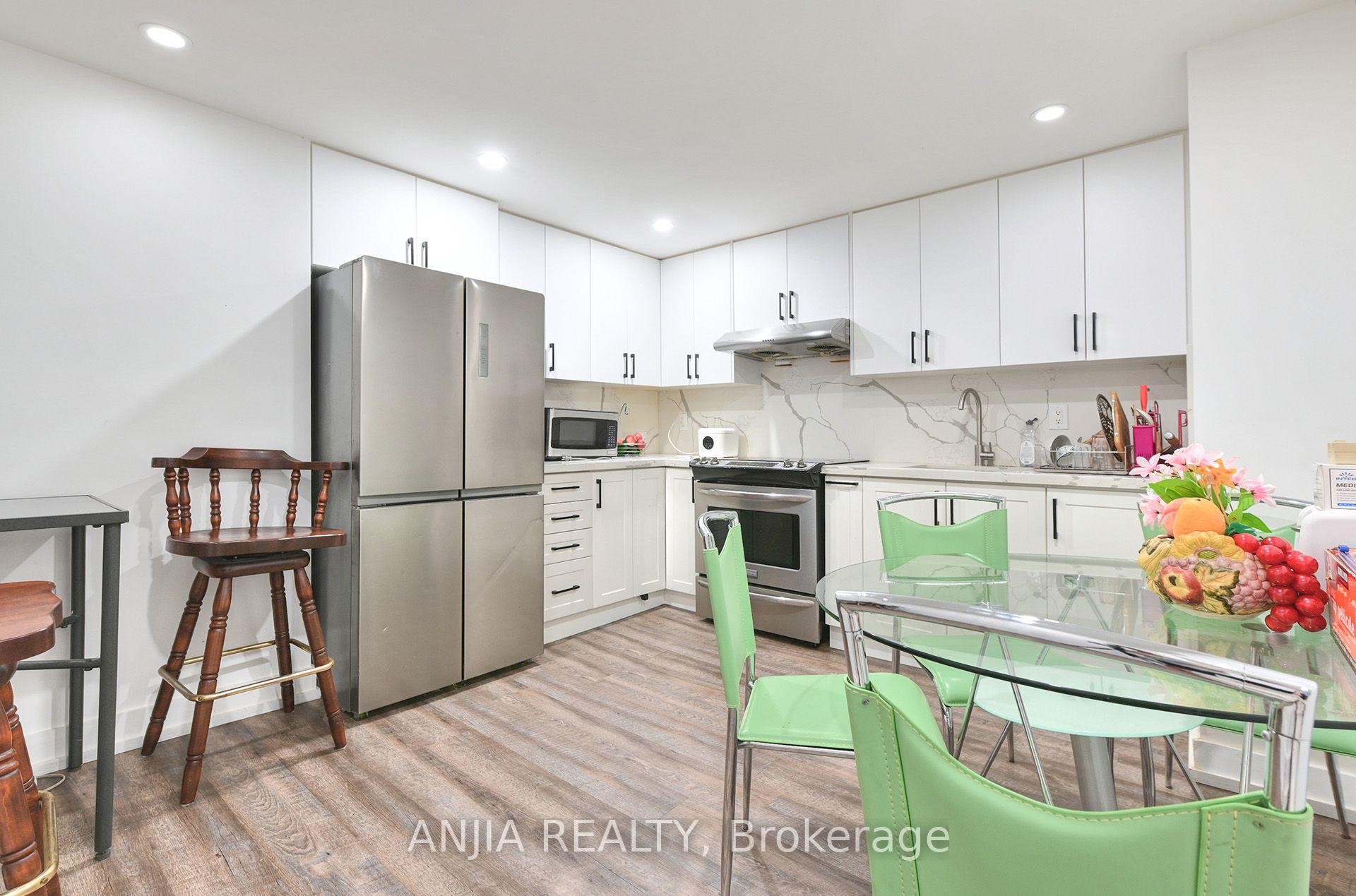Photo 40 of 127 Tomlinson Circle, Markham, Buttonville — HOMEH