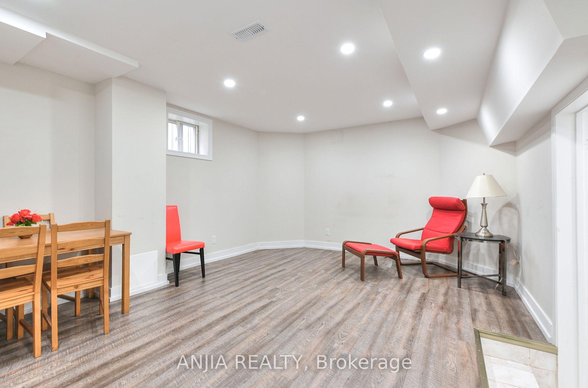 Photo 41 of 127 Tomlinson Circle, Markham, Buttonville — HOMEH