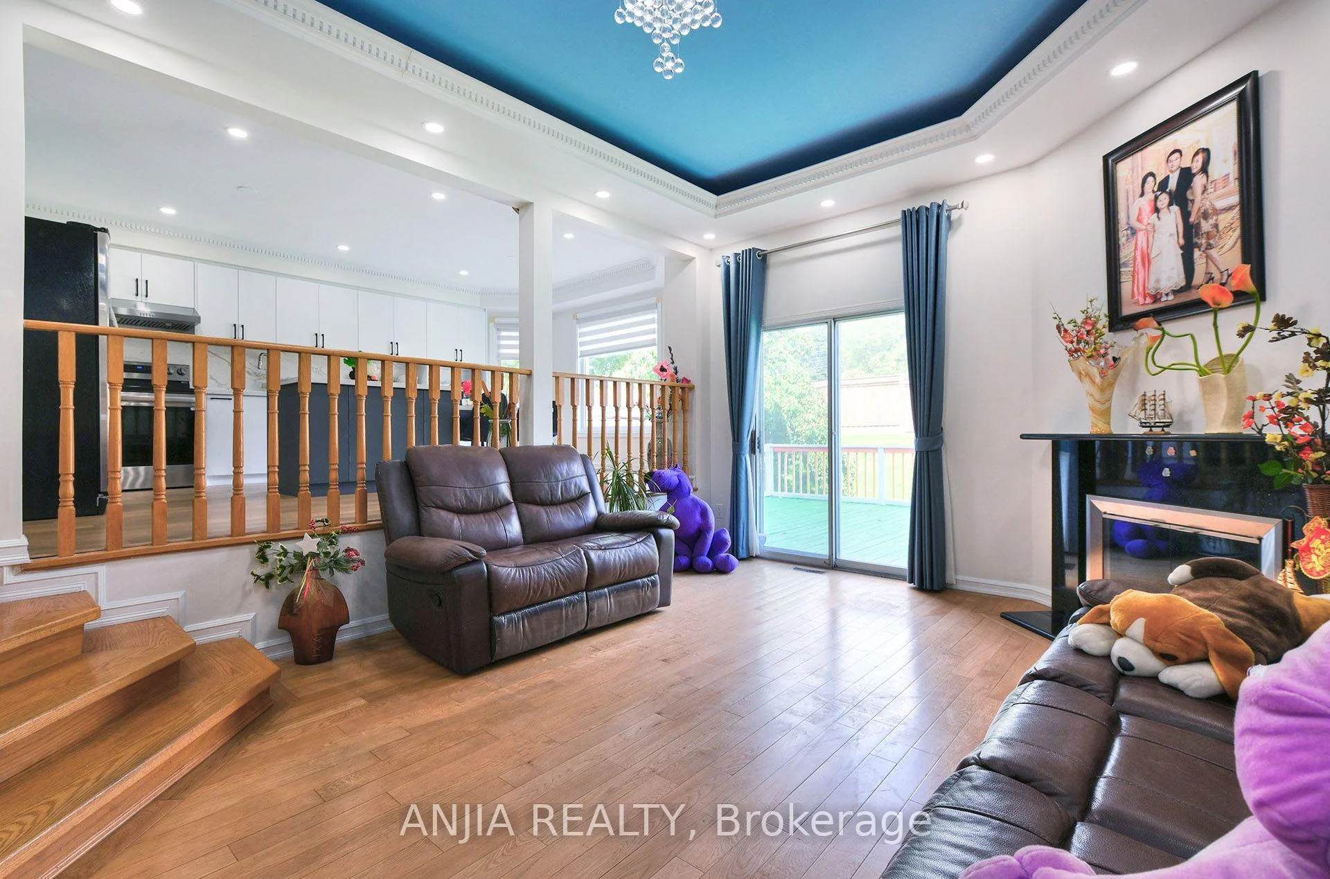 Photo 13 of 127 Tomlinson Circle, Markham, Buttonville — HOMEH