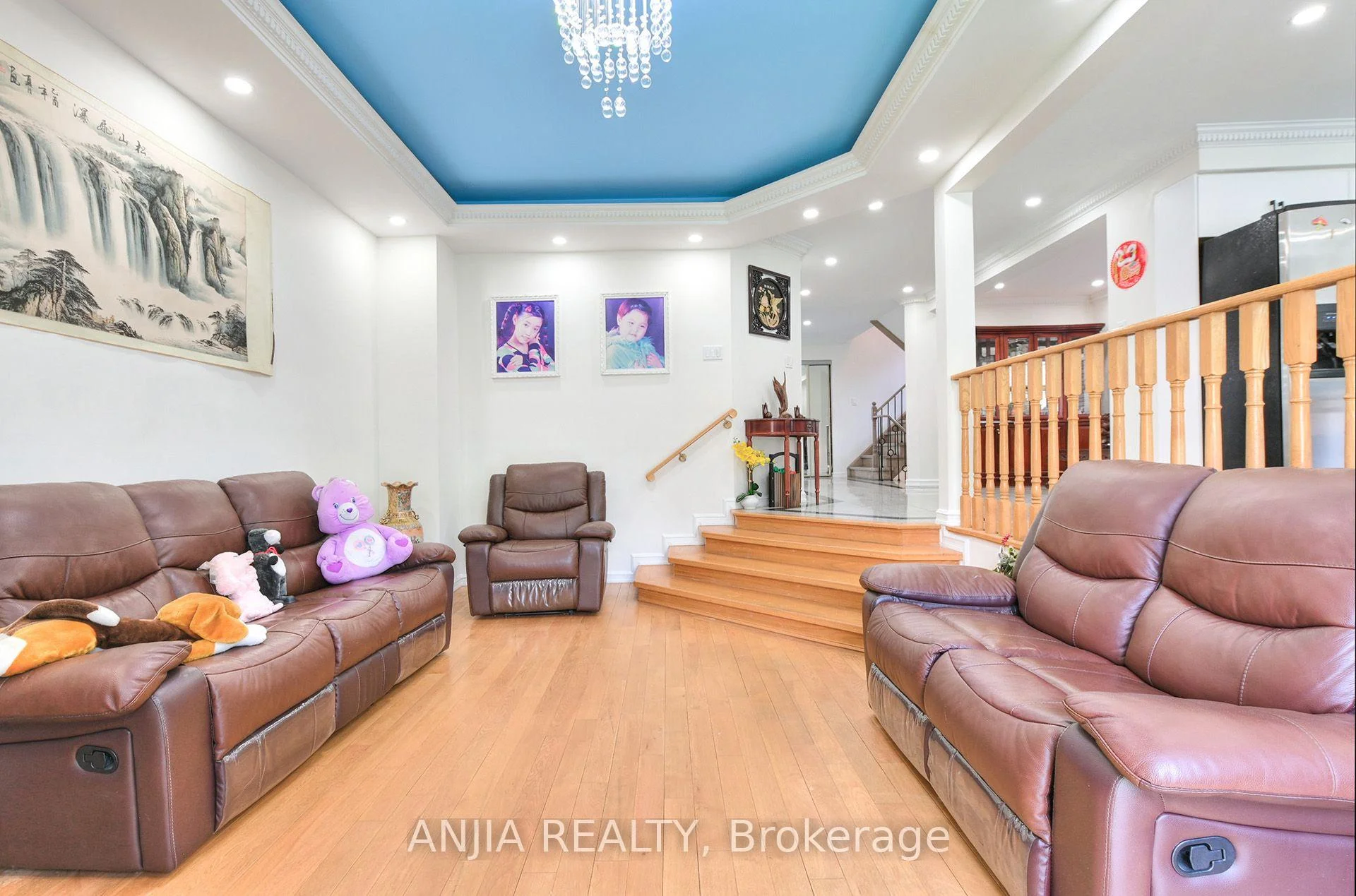 Photo 14 of 127 Tomlinson Circle, Markham, Buttonville — HOMEH