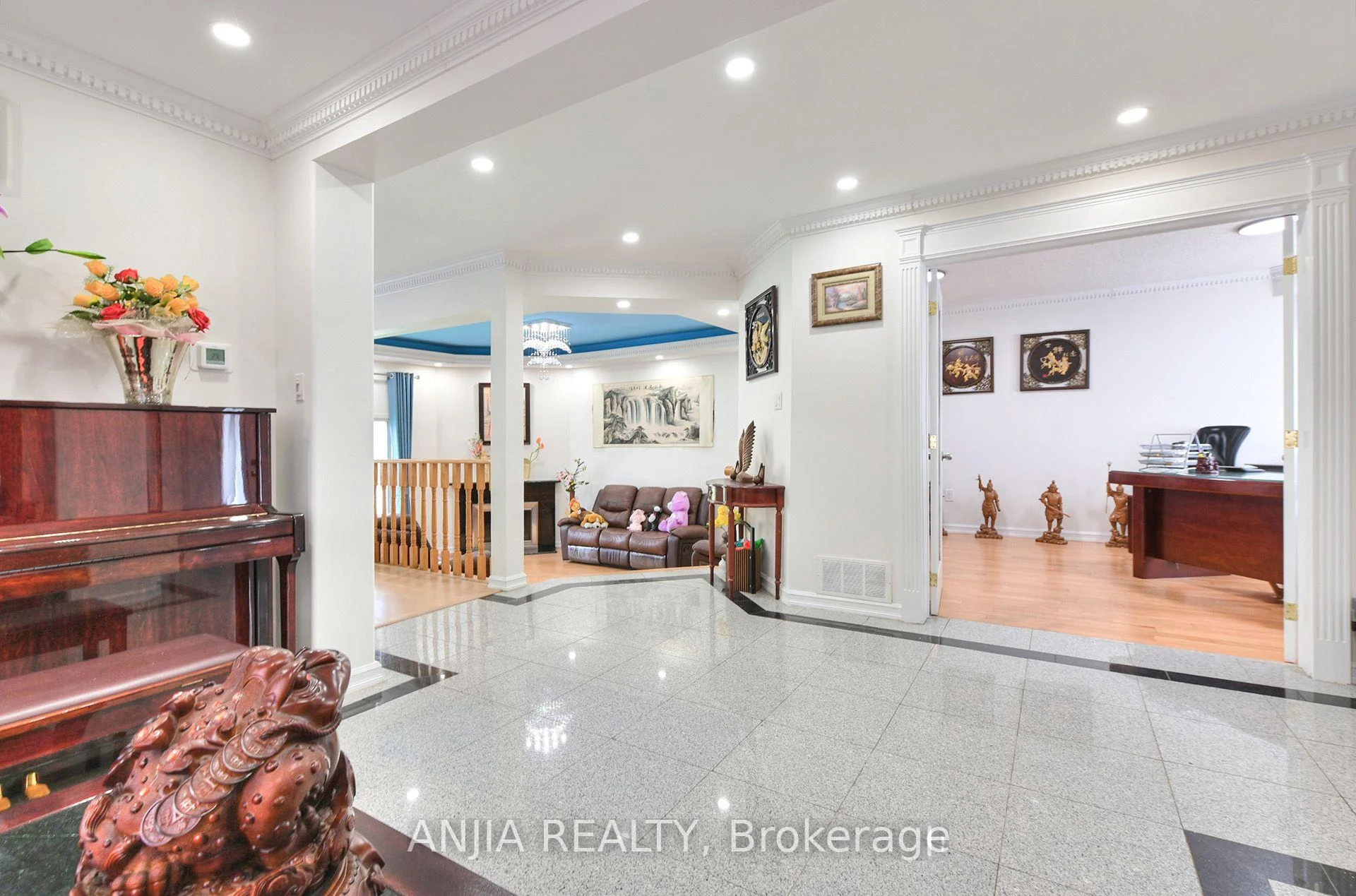 Photo 16 of 127 Tomlinson Circle, Markham, Buttonville — HOMEH