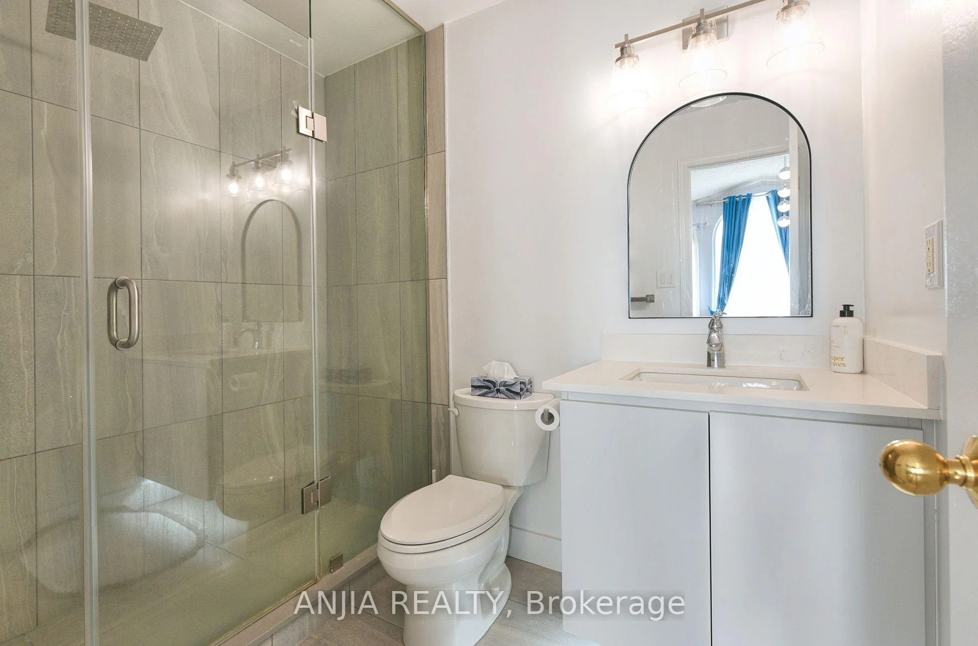 Photo 49 of 127 Tomlinson Circle, Markham, Buttonville — HOMEH