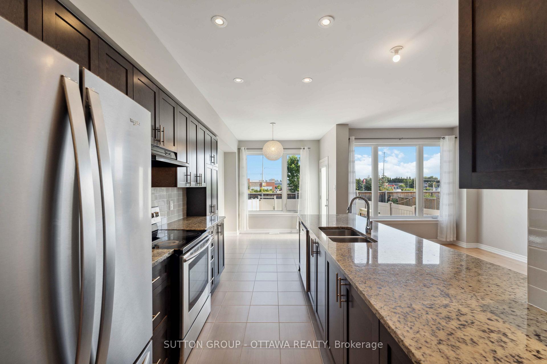 Photo 7 of 136 Mattingly Way, Ottawa, Riverside South/Gloucester Glen — HOMEH