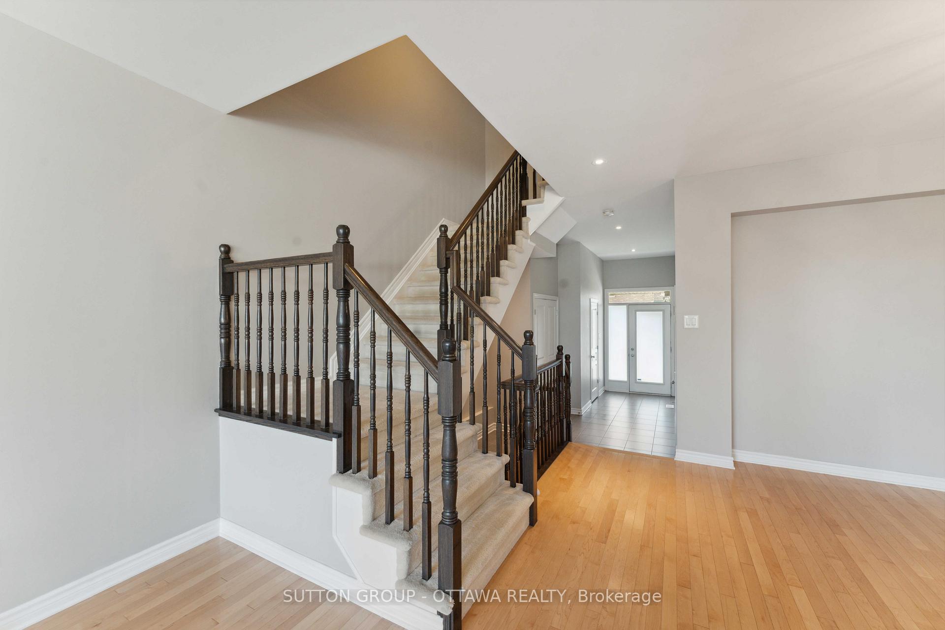 Photo 9 of 136 Mattingly Way, Ottawa, Riverside South/Gloucester Glen — HOMEH