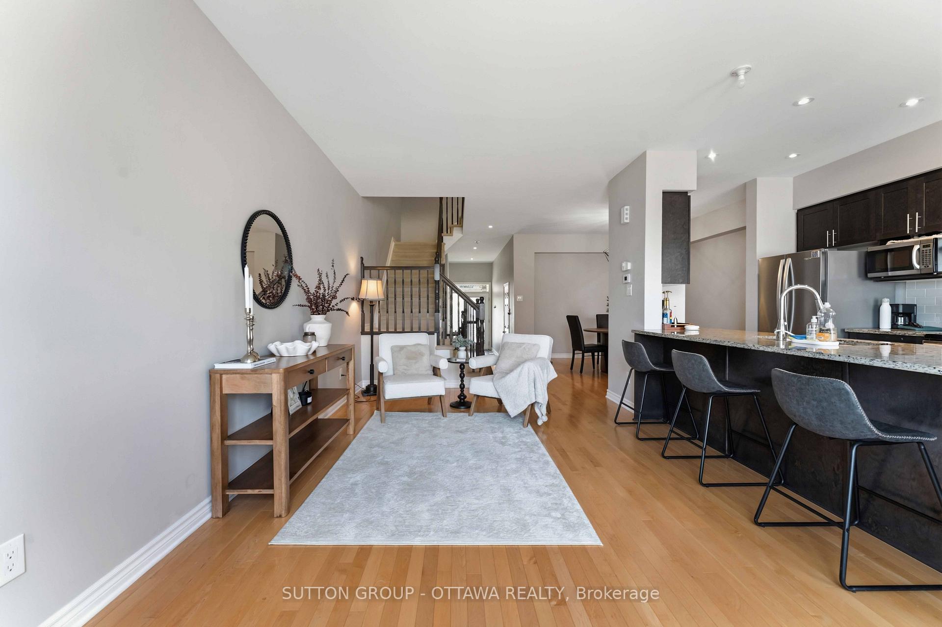 Photo 13 of 136 Mattingly Way, Ottawa, Riverside South/Gloucester Glen — HOMEH
