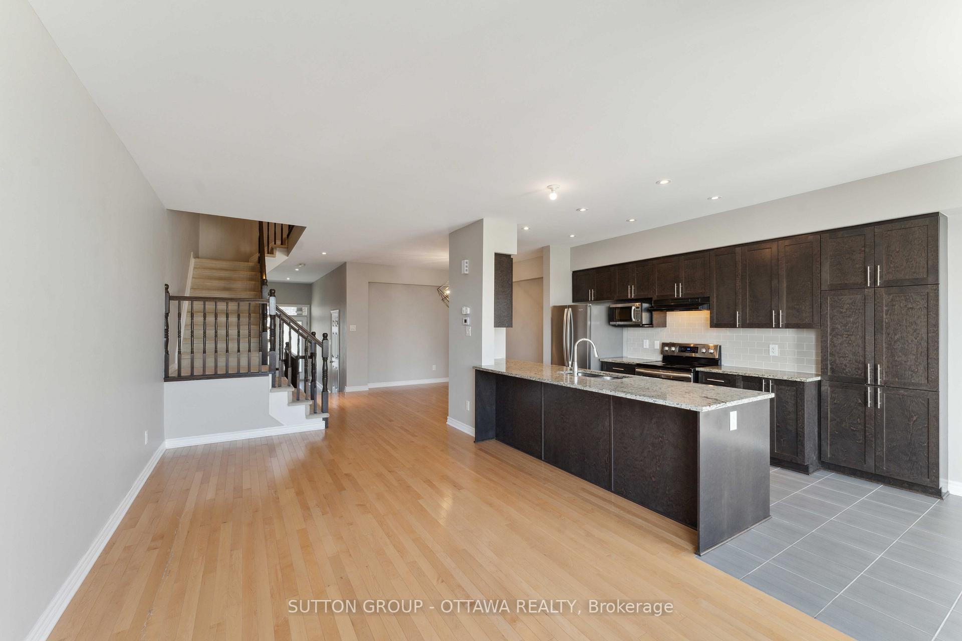 Photo 14 of 136 Mattingly Way, Ottawa, Riverside South/Gloucester Glen — HOMEH